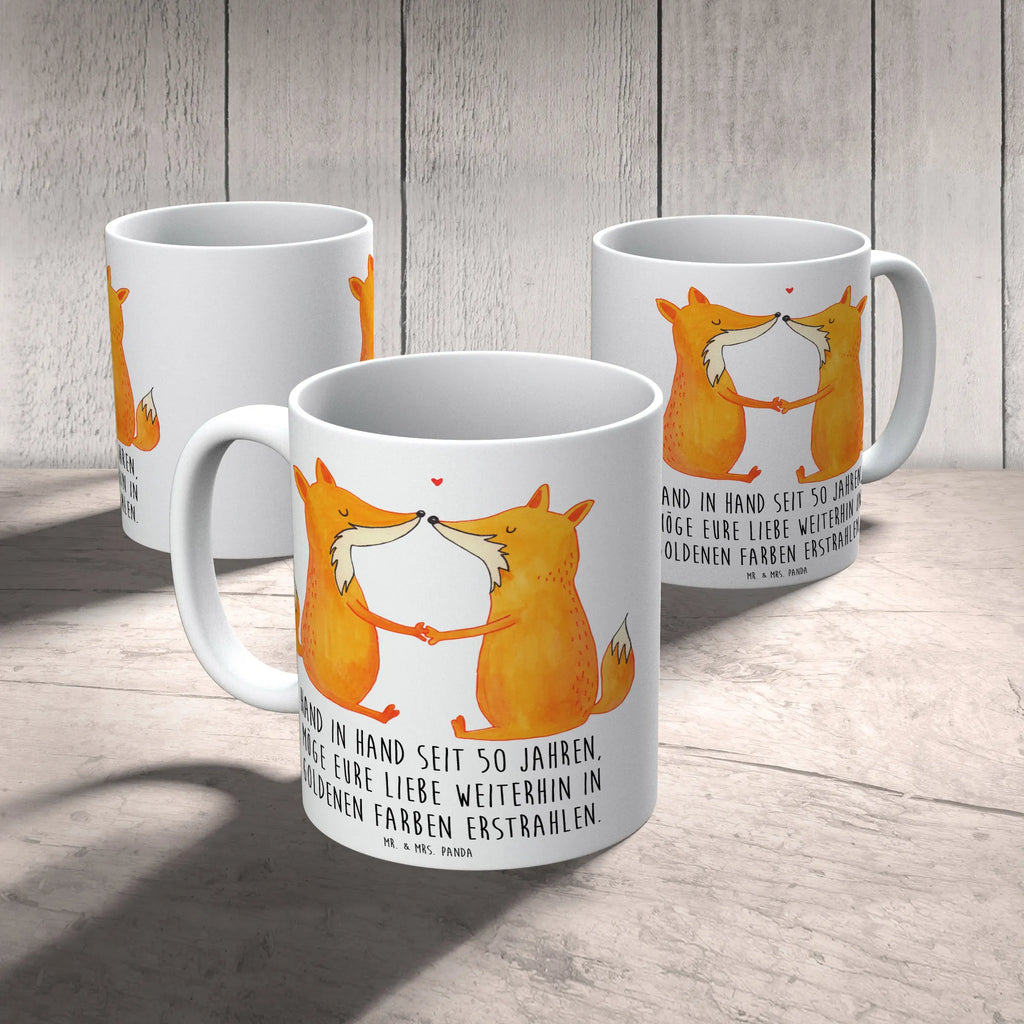 Mug Hand in Hand seit 50 Jahren, möge eure Liebe weiterhin in goldenen Farben erstrahlen. Bürotasse, Porzellantasse, Tasse mit Motiven, Geschenktasse, Teetasse, Kaffeetasse, Keramiktasse, Tasse, Tasse mit Zitaten, Hochzeit, Hochzeitsgeschenk, Ehe, Hochzeitsfeier, Trauung, Trauungsgeschenk, Hochzeitskarte, Verlobungsfeier, Verlobungsgeschenk, Hochzeitsgeschenkideen, Hochzeitsgeschenke für Brautpaar