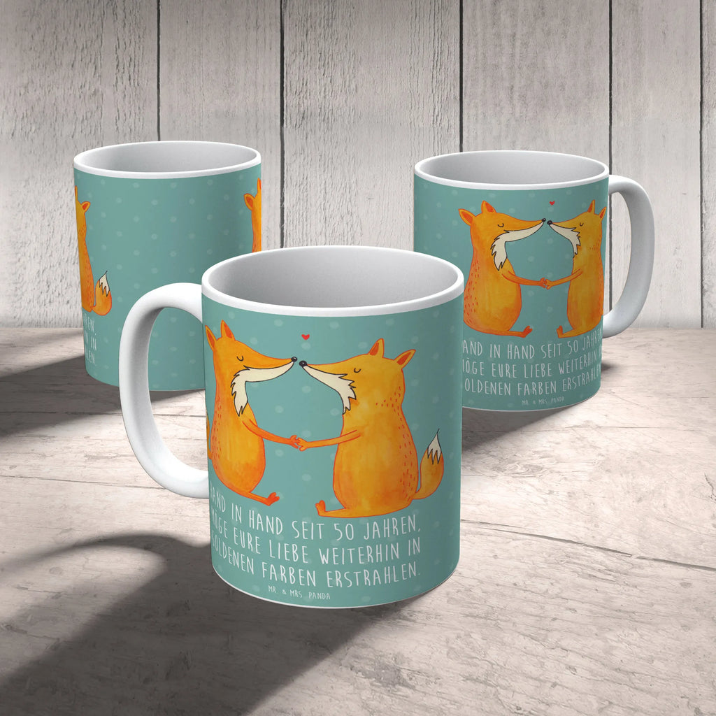 Mug Hand in Hand seit 50 Jahren, möge eure Liebe weiterhin in goldenen Farben erstrahlen. Bürotasse, Porzellantasse, Tasse mit Motiven, Geschenktasse, Teetasse, Kaffeetasse, Keramiktasse, Tasse, Tasse mit Zitaten, Hochzeit, Hochzeitsgeschenk, Ehe, Hochzeitsfeier, Trauung, Trauungsgeschenk, Hochzeitskarte, Verlobungsfeier, Verlobungsgeschenk, Hochzeitsgeschenkideen, Hochzeitsgeschenke für Brautpaar