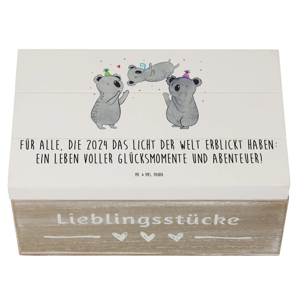 Wooden chest Für alle, die 2024 das Licht der Welt erblickt haben: Ein Leben voller Glücksmomente und Abenteuer! Geschenkbox, Schatzkiste, Geschenkdose, XXL, Aufbewahrungsbox, Dekokiste, Erinnerungsbox, Holzkiste, Kiste, Schatulle, Truhe, Erinnerungskiste, Geburtstag, Geburtstagsgeschenk, Geschenk