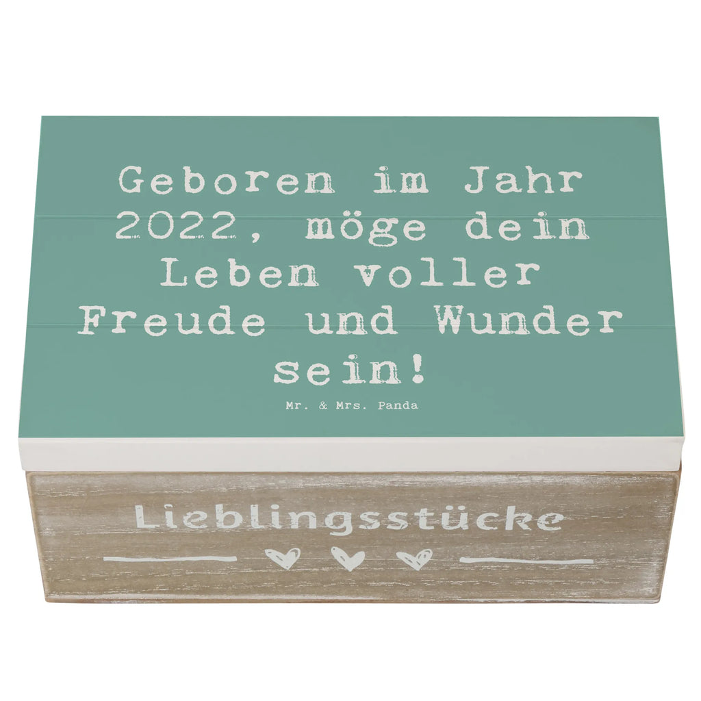Wooden chest Saying Geboren im Jahr 2022, möge dein Leben voller Freude und Wunder sein! Aufbewahrungsbox, Schatzkiste, Dekokiste, Kiste, Holzkiste, Geschenkbox, Schatulle, Truhe, XXL, Erinnerungskiste, Erinnerungsbox, Geschenkdose, Geburtstag, Geburtstagsgeschenk, Geschenk