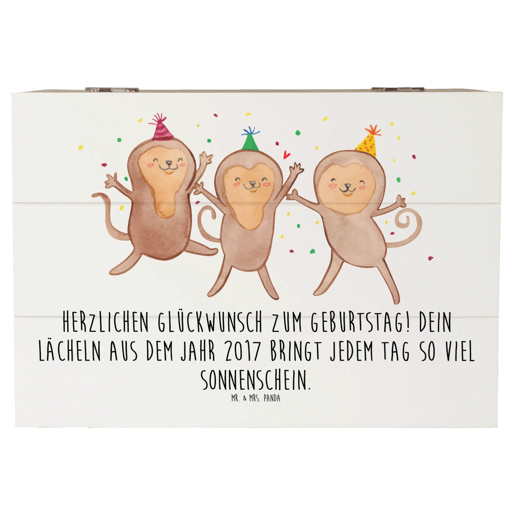 Wooden chest Herzlichen Glückwunsch zum Geburtstag! Dein Lächeln aus dem Jahr 2017 bringt jedem Tag so viel Sonnenschein. Holzkiste mit Deckel, Holzbox mit Deckel, Kiste mit Deckel, Aufbewahrungsbox aus Holz, truhe mit deckel, geschenkbox mit deckel, geschenkkiste, Erinnerungskiste, Truhe, fotobox, Box, schatztruhe, Erinnerungsbox, Aufbewahrungstruhe, Holztruhe, holzschachtel, Schatzkiste, schatzkiste holz, schmuckbox, schmuckkiste, fotokiste, holzschatulle, aufbewahrungskiste mit deckel, truhe holz, Holzkiste, holzkästchen, box holz, Box aus Holz, Holzbox, Holz Aufbewahrungsbox, Aufbewahrungsbox Holz, Aufbewahrungsbox, erinnerungsbox holz, Kiste, Schatulle, geschenkbox holz, schmucktruhe, kiste holz, Aufbewahrungskiste, Geschenkbox, Geschenk, Geburtstag, Geburtstagsgeschenk