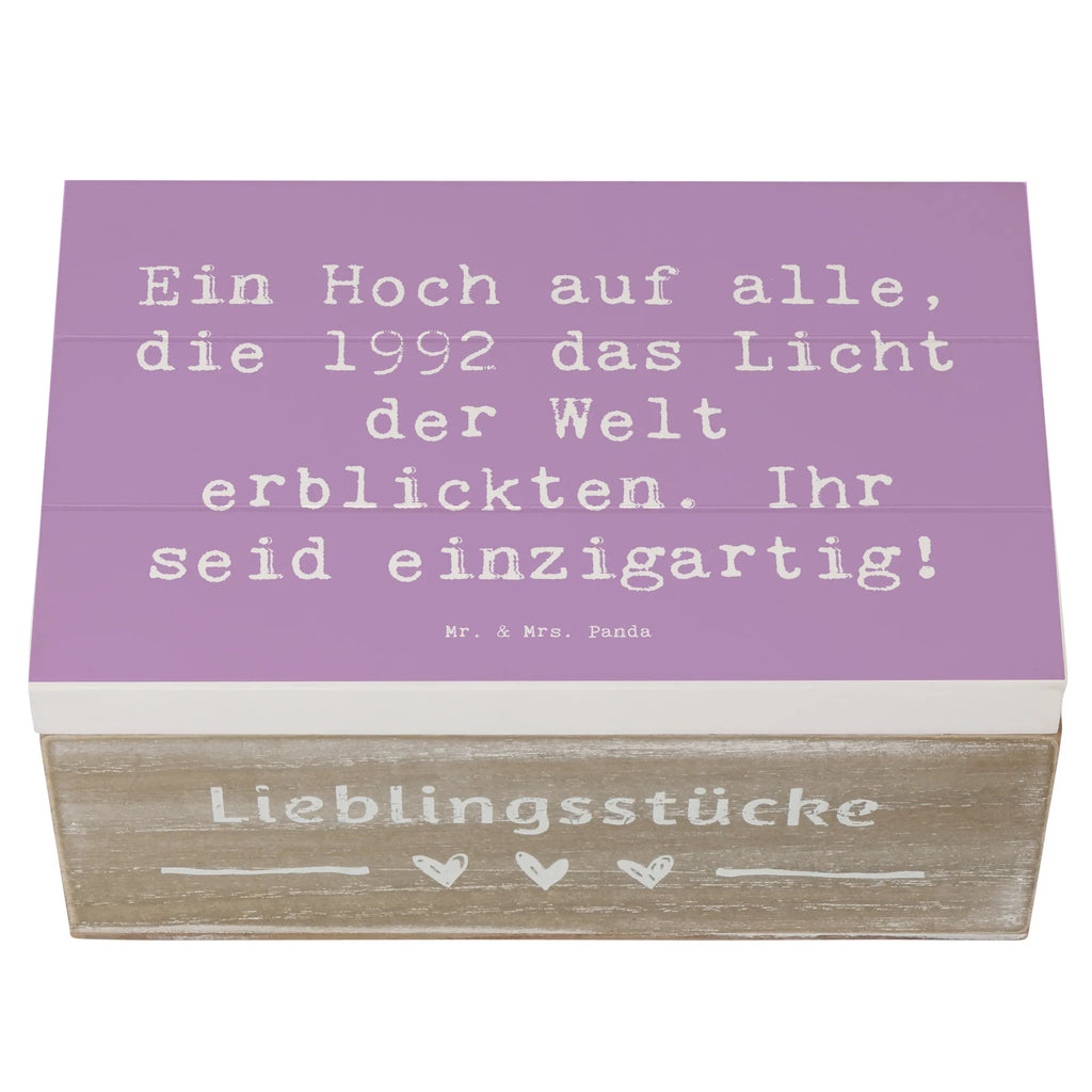 Wooden chest Saying Ein Hoch auf alle, die 1992 das Licht der Welt erblickten. Ihr seid einzigartig! Truhe, Aufbewahrungsbox, XXL, Erinnerungsbox, Geschenkdose, Geschenkbox, Kiste, Schatulle, Holzkiste, Schatzkiste, Dekokiste, Erinnerungskiste, Geburtstag, Geburtstagsgeschenk, Geschenk