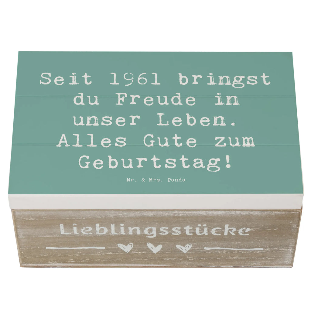 Wooden chest Saying Seit 1961 bringst du Freude in unser Leben. Alles Gute zum Geburtstag! Aufbewahrungsbox Holz, box holz, Holztruhe, Aufbewahrungsbox aus Holz, Holzkiste, aufbewahrungskisten, Schatulle, holzkästchen, kiste holz, Holzbox, aufbewahrungstruhe, Holzkisten, holzschatulle, Holzbox mit Deckel, Holz Aufbewahrungsbox, Box aus Holz, holzschachtel, holztruhen, aufbewahrungskiste mit deckel, truhe holz, Holzboxen, Aufbewahrungsbox, aufbewahrungsboxen, Aufbewahrungskiste, Holzkiste mit Deckel, Geburtstag, Geburtstagsgeschenk, Geschenk