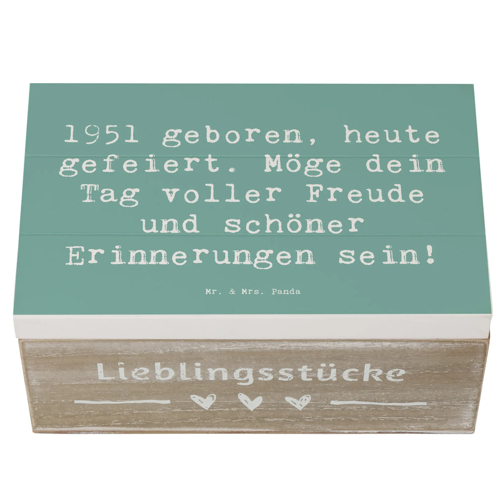 Holzkiste Spruch 1951 Geburtstag Aufbewahrungsbox, aufbewahrungskiste mit deckel, Box aus Holz, holzschachtel, Aufbewahrungskiste, Schatulle, Holzbox, Aufbewahrungsbox Holz, Holzkisten, holztruhen, kiste holz, aufbewahrungskisten, truhe holz, Holzkiste mit Deckel, aufbewahrungsboxen, Holz Aufbewahrungsbox, holzkästchen, holzschatulle, Holzbox mit Deckel, Holzkiste, Aufbewahrungsbox aus Holz, aufbewahrungstruhe, box holz, Holztruhe, Holzboxen, Geburtstag, Geburtstagsgeschenk, Geschenk