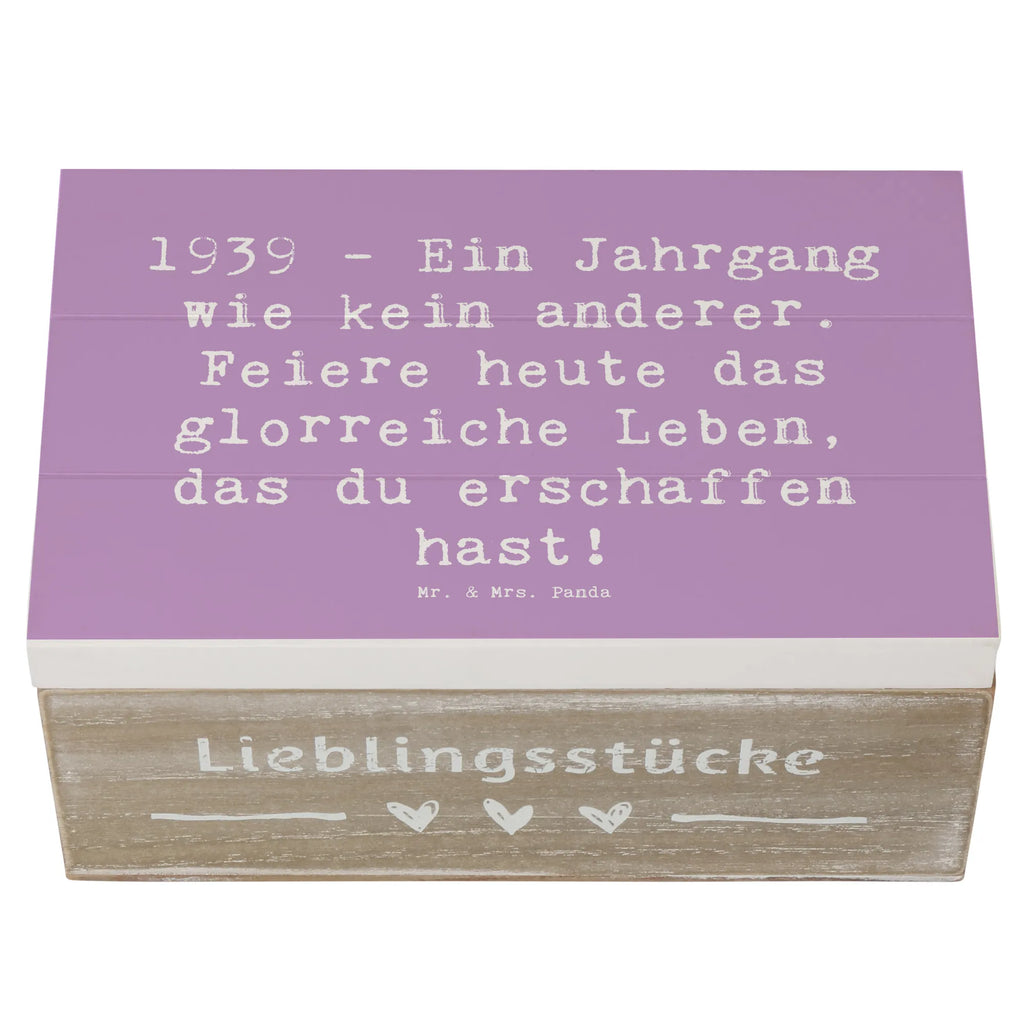 Wooden chest Saying 1939 - Ein Jahrgang wie kein anderer. Feiere heute das glorreiche Leben, das du erschaffen hast! Geschenkdose, Truhe, Aufbewahrungsbox, Schatulle, Holzkiste, Kiste, XXL, Erinnerungsbox, Schatzkiste, Geschenkbox, Dekokiste, Erinnerungskiste, Geburtstag, Geburtstagsgeschenk, Geschenk