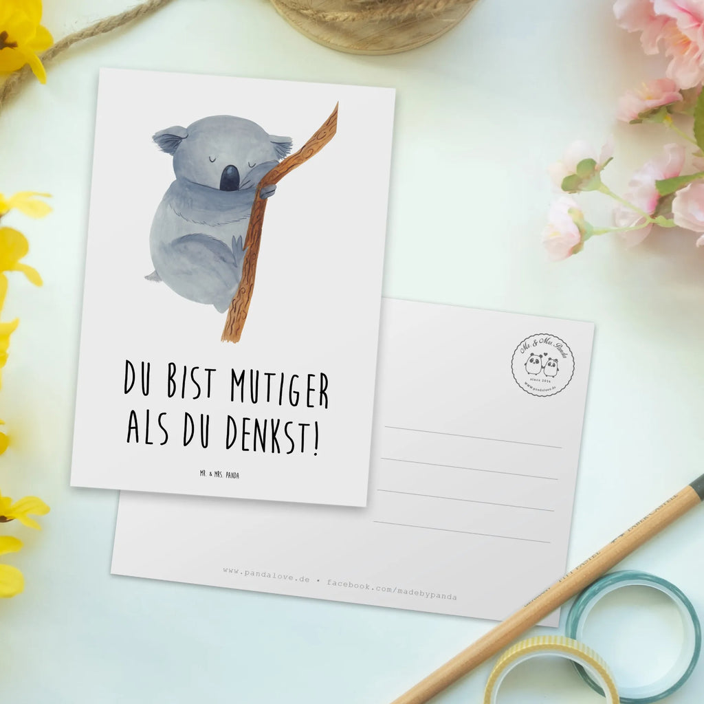 Postkarte Alleine schlafen lernen Mutiger als gedacht Dankeskarte, Geburtstagskarte, Einladung Geburtstag, Einladungskarten Geburtstag, Postkarte, Ansichtskarten, Geschenkkarte, Ansichtskarte, Karte, Grußkarte, Einladungskarte, Einladung, sprüche, zitate, spruch kollektion, inspiration, motivation, lebensweisheiten, geschenkideen, wanddeko, wohnaccessoires, sprüche sammlung, schöne sprüche, glück, liebe, freude, lächeln, alltag verschönern, nachhaltige geschenke, dekoration, kreativ, einzigartig, shopify, mr and mrs panda