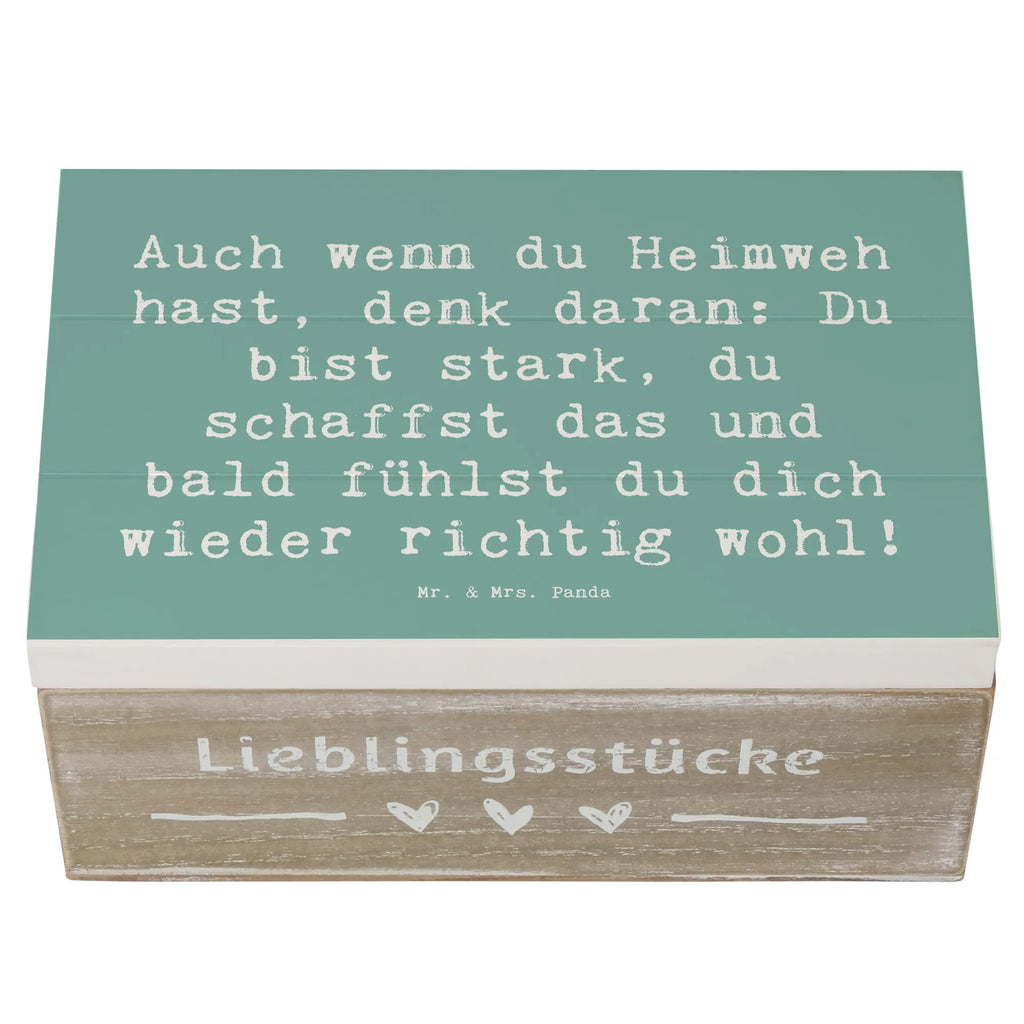 Holzkiste Spruch Heimweh überwinden Geschenkbox, Kiste, Holzkiste, XXL, Truhe, Erinnerungsbox, Schatzkiste, Erinnerungskiste, Geschenkdose, Dekokiste, Schatulle, Aufbewahrungsbox, sprüche, zitate, spruch kollektion, inspiration, motivation, lebensweisheiten, geschenkideen, wanddeko, wohnaccessoires, sprüche sammlung, schöne sprüche, glück, liebe, freude, lächeln, alltag verschönern, nachhaltige geschenke, dekoration, kreativ, einzigartig, shopify, mr and mrs panda