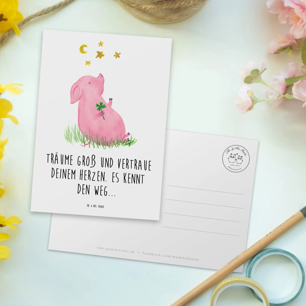 Postcard Träume groß und vertraue deinem Herzen. Es kennt den Weg... Karte, Einladungskarten Geburtstag, Einladung, Ansichtskarten, Grußkarte, Postkarte, Ansichtskarte, Geburtstagskarte, Geschenkkarte, Dankeskarte, Einladungskarte, Einladung Geburtstag, sprüche, zitate, spruch kollektion, inspiration, motivation, lebensweisheiten, geschenkideen, wanddeko, wohnaccessoires, sprüche sammlung, schöne sprüche, glück, liebe, freude, lächeln, alltag verschönern, nachhaltige geschenke, dekoration, kreativ, einzigartig, shopify, mr and mrs panda