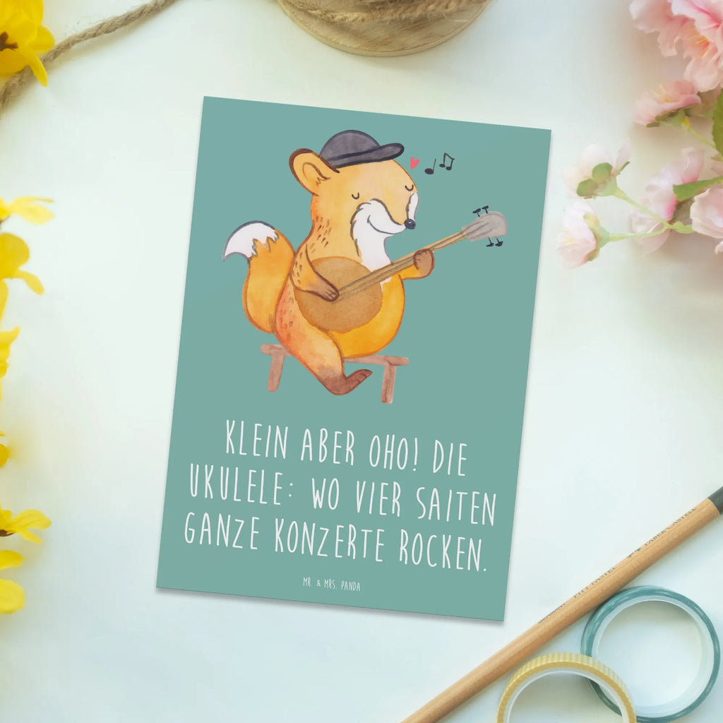 Postcard Klein aber oho! Die Ukulele: wo vier Saiten ganze Konzerte rocken. Ansichtskarten, Geschenkkarte, Ansichtskarte, Postkarte, Einladung Geburtstag, Karte, Einladung, Dankeskarte, Grußkarte, Geburtstagskarte, Einladungskarte, Einladungskarten Geburtstag, Instrumente, Geschenke Musiker, Musikliebhaber
