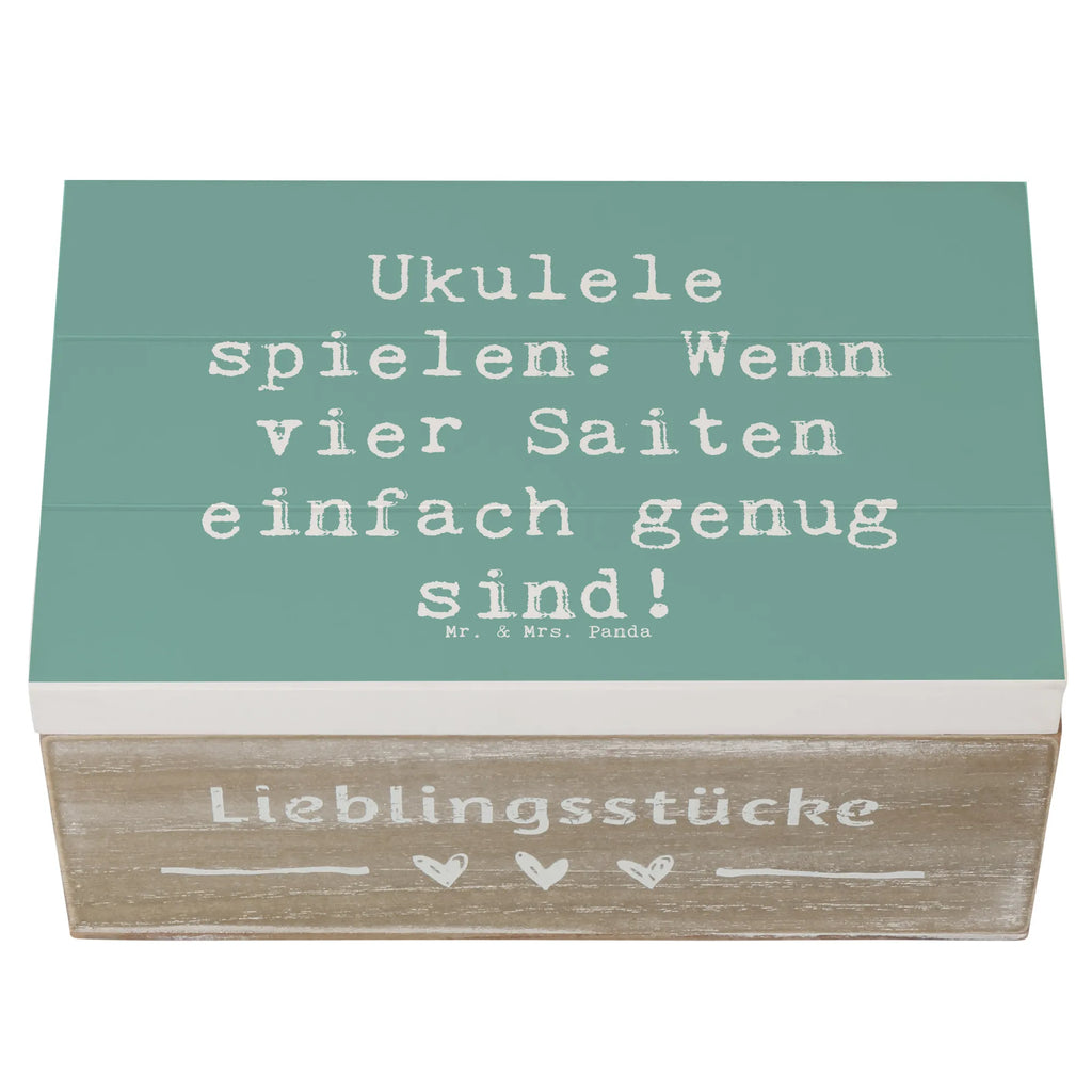 Wooden chest Saying Ukulele spielen: Wenn vier Saiten einfach genug sind! Schatulle, geschenkbox mit deckel, Erinnerungsbox, Box, holzkästchen, holzschatulle, Aufbewahrungstruhe, Holzbox, Aufbewahrungskiste, fotokiste, truhe holz, Geschenkbox, Holz Aufbewahrungsbox, schmucktruhe, Aufbewahrungsbox, Aufbewahrungsbox Holz, schatzkiste holz, kiste holz, geschenkbox holz, Erinnerungskiste, Holztruhe, aufbewahrungskiste mit deckel, Holzkiste mit Deckel, Kiste mit Deckel, fotobox, Kiste, schmuckbox, Holzkiste, Box aus Holz, truhe mit deckel, erinnerungsbox holz, Truhe, schmuckkiste, geschenkkiste, schatztruhe, Schatzkiste, Aufbewahrungsbox aus Holz, Holzbox mit Deckel, holzschachtel, box holz, Geschenke Musiker, Instrumente, Musikliebhaber