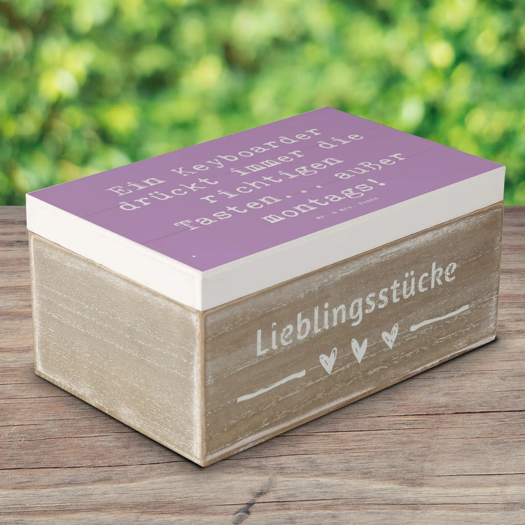 Holzkiste Spruch Keyboarder Fehler Dekokiste, Geschenkbox, XXL, Schatulle, Truhe, Holzkiste, Kiste, Aufbewahrungsbox, Erinnerungskiste, Erinnerungsbox, Schatzkiste, Geschenkdose, Instrumente, Geschenke Musiker, Musikliebhaber