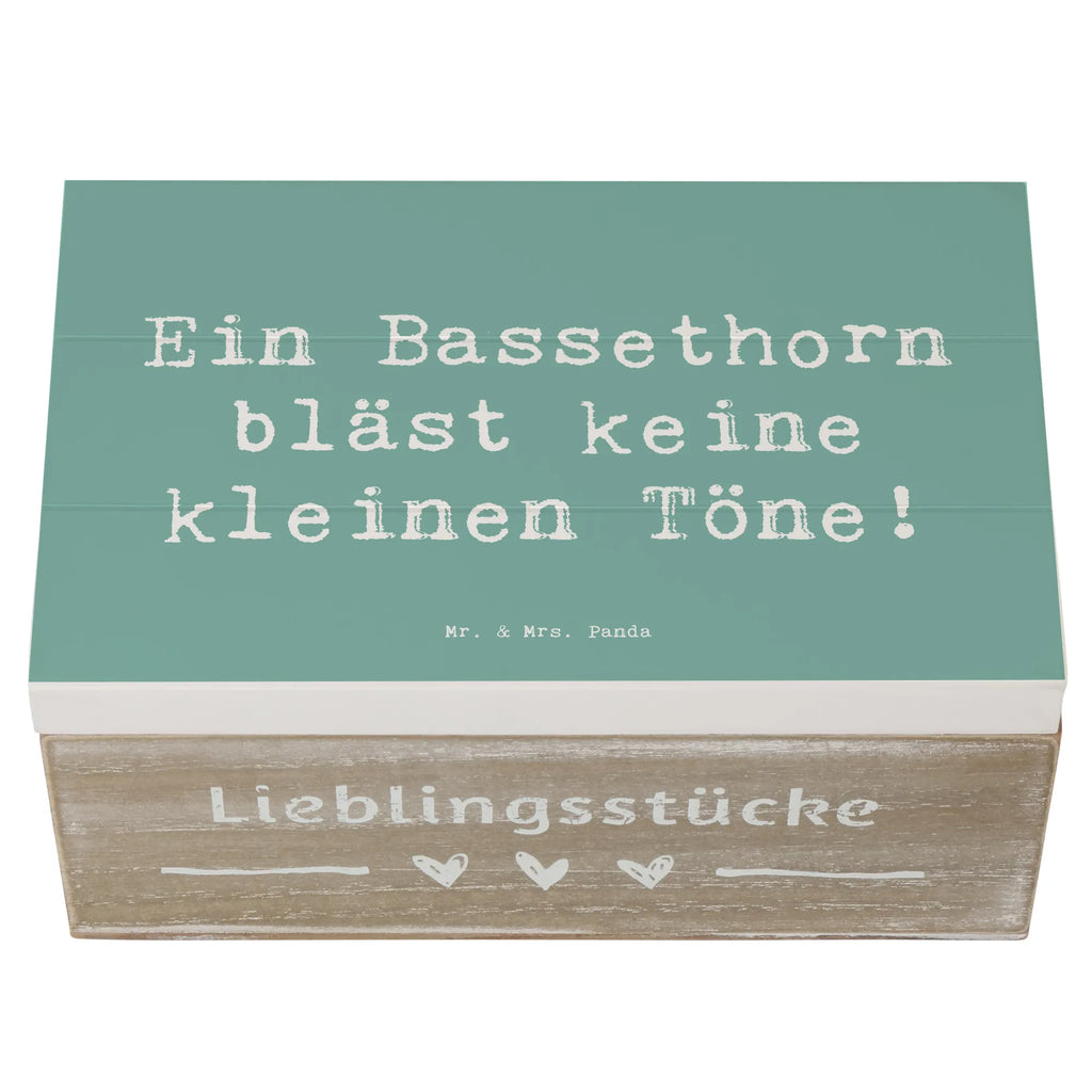 Holzkiste Spruch Ein Bassethorn bläst keine kleinen Töne! Geschenkdose, Schatzkiste, Truhe, Kiste, Erinnerungsbox, Holzkiste, XXL, Aufbewahrungsbox, Dekokiste, Geschenkbox, Schatulle, Erinnerungskiste, Instrumente, Geschenke Musiker, Musikliebhaber