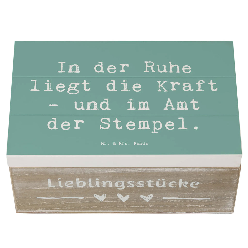 Holzkiste Spruch Beamtin Kraft Aufbewahrungsbox, Holzkiste, Geschenkdose, XXL, Schatzkiste, Erinnerungskiste, Geschenkbox, Dekokiste, Erinnerungsbox, Schatulle, Truhe, Kiste, Beruf, Ausbildung, Jubiläum, Abschied, Rente, Kollege, Kollegin, Geschenk, Schenken, Arbeitskollege, Mitarbeiter, Firma, Danke, Dankeschön