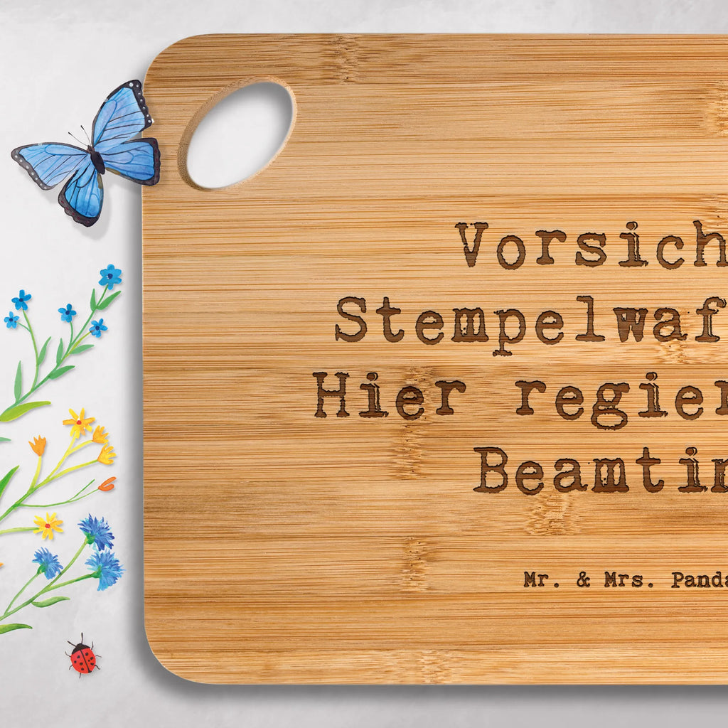 Bamboo chopping board Saying Vorsicht, Stempelwaffe! - Hier regiert die Beamtin. kitchen board, dulcimer, cutting block, engraving, nature, cutting board, breakfast, bamboo, carving board, breakfast board, board, solid, kitchen, wood, robust, slices, gift, gift idea, best, farewell gift, passing exam, anniversary, retirement, promotion, job start, sayings, funny, profession