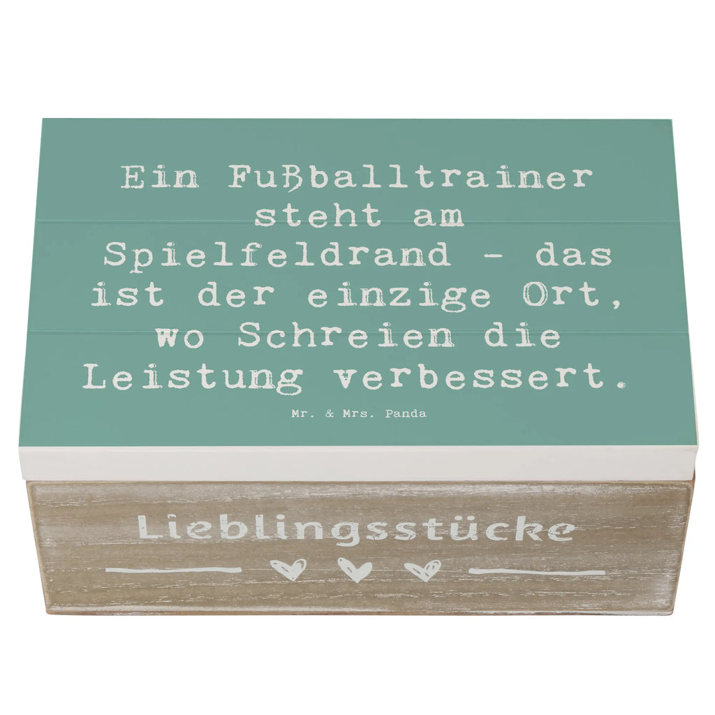 Wooden chest Saying Ein Fußballtrainer steht am Spielfeldrand - das ist der einzige Ort, wo Schreien die Leistung verbessert. Erinnerungskiste, Kiste, Erinnerungsbox, Dekokiste, XXL, Schatulle, Schatzkiste, Holzkiste, Aufbewahrungsbox, Geschenkbox, Geschenkdose, Truhe, Beruf, Ausbildung, Jubiläum, Abschied, Rente, Kollege, Kollegin, Geschenk, Schenken, Arbeitskollege, Mitarbeiter, Firma, Danke, Dankeschön