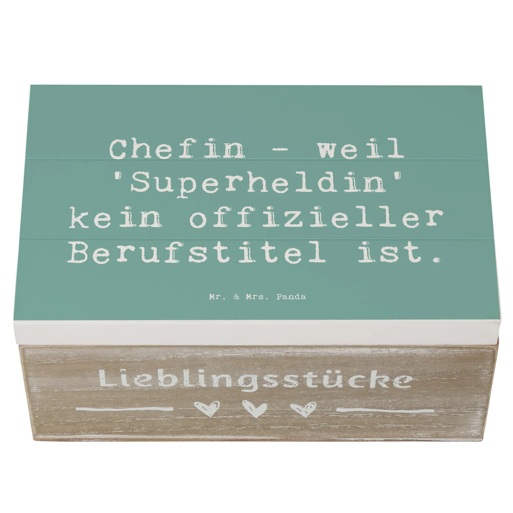 Holzkiste Spruch Chefin - weil 'Superheldin' kein offizieller Berufstitel ist. Holzkiste, Kiste, Erinnerungskiste, Dekokiste, XXL, Truhe, Geschenkbox, Geschenkdose, Aufbewahrungsbox, Schatulle, Schatzkiste, Erinnerungsbox, Beruf, Ausbildung, Jubiläum, Abschied, Rente, Kollege, Kollegin, Geschenk, Schenken, Arbeitskollege, Mitarbeiter, Firma, Danke, Dankeschön