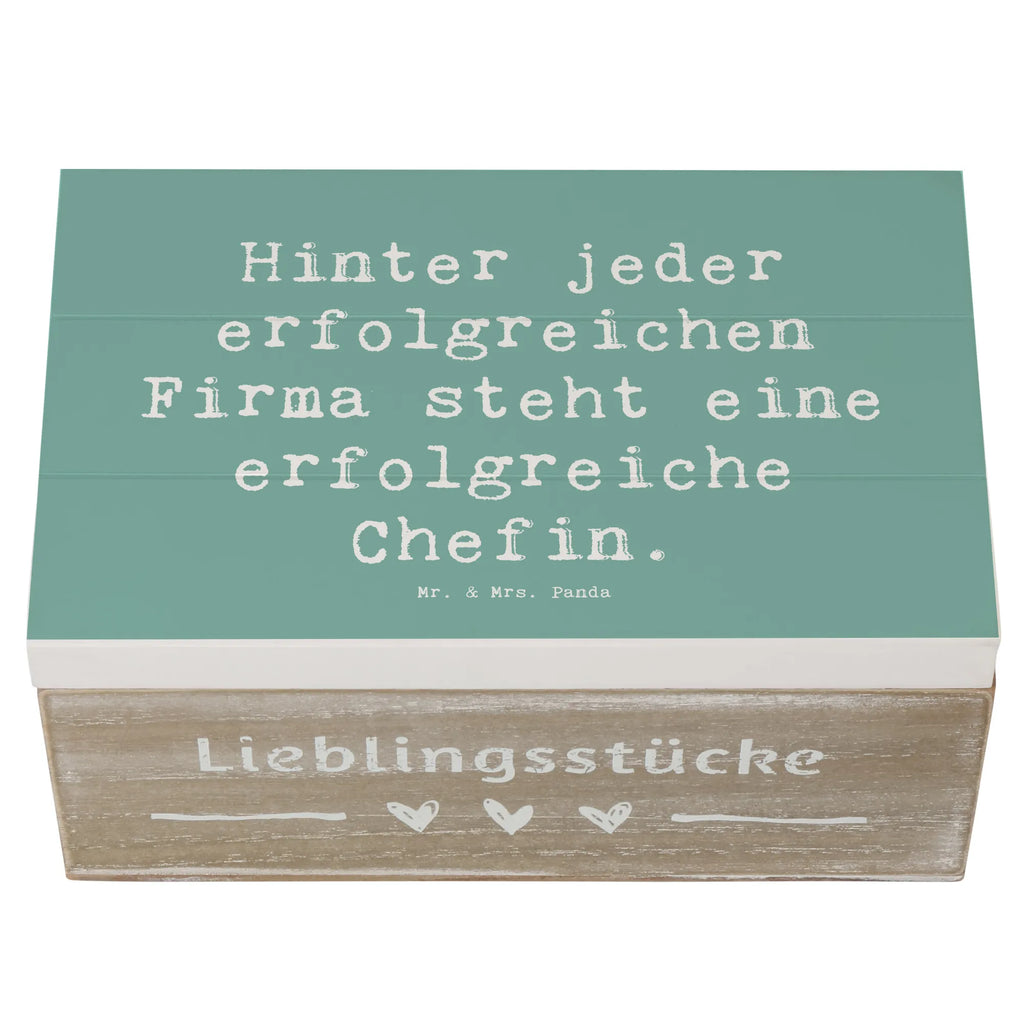 Holzkiste Spruch Hinter jeder erfolgreichen Firma steht eine erfolgreiche Chefin. Erinnerungskiste, Schatulle, Truhe, Geschenkbox, Dekokiste, Geschenkdose, Aufbewahrungsbox, Schatzkiste, Erinnerungsbox, Kiste, XXL, Holzkiste, Beruf, Ausbildung, Jubiläum, Abschied, Rente, Kollege, Kollegin, Geschenk, Schenken, Arbeitskollege, Mitarbeiter, Firma, Danke, Dankeschön