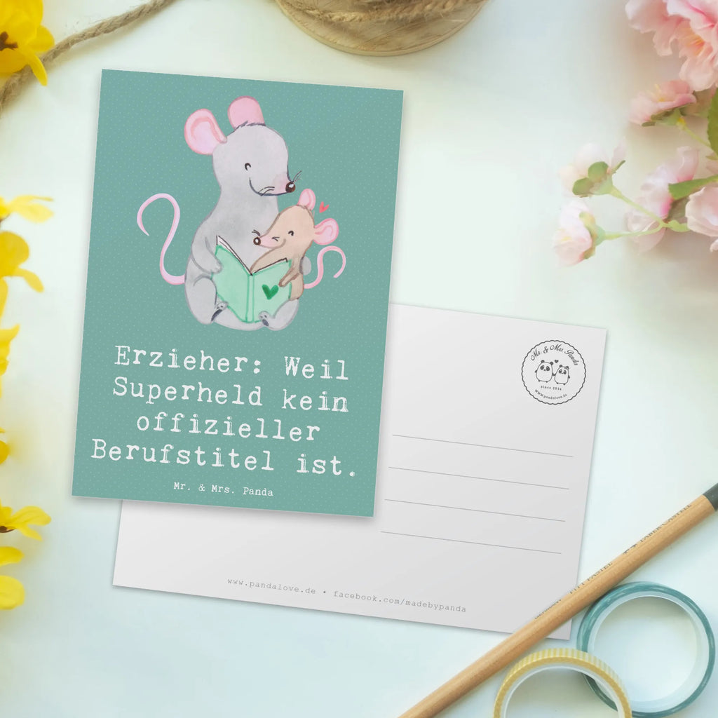 Postcard Erzieher: Weil Superheld kein offizieller Berufstitel ist. Karte, Grußkarte, Einladung Geburtstag, Ansichtskarten, Geschenkkarte, Einladung, Einladungskarten Geburtstag, Einladungskarte, Geburtstagskarte, Ansichtskarte, Dankeskarte, Postkarte, Beruf, Ausbildung, Jubiläum, Abschied, Rente, Kollege, Kollegin, Geschenk, Schenken, Arbeitskollege, Mitarbeiter, Firma, Danke, Dankeschön