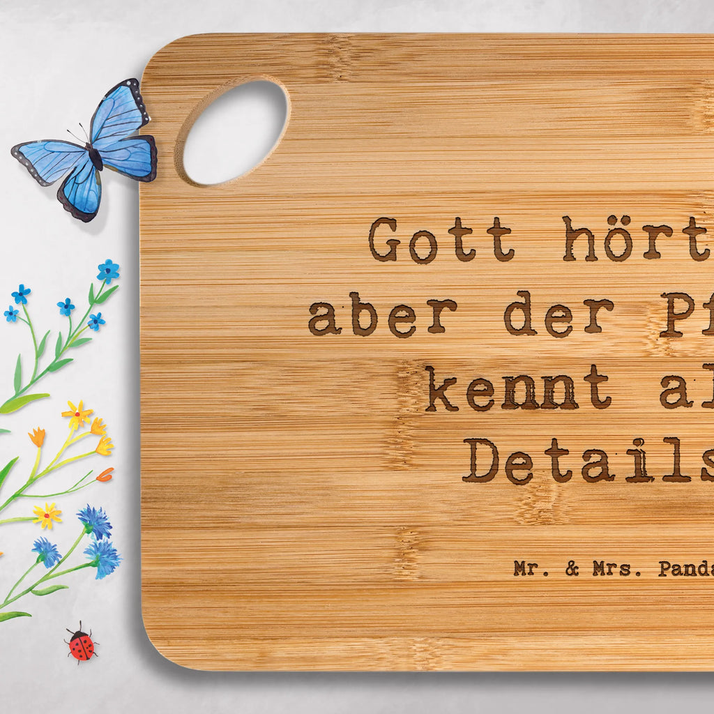 Bamboo chopping board Saying Gott hört zu, aber der Pfarrer kennt alle Details. carving board, breakfast, cutting board, engraving, board, nature, solid, kitchen, dulcimer, cutting block, breakfast board, wood, kitchen board, robust, slices, bamboo, gift, gift idea, best, farewell gift, passing exam, anniversary, retirement, promotion, job start, sayings, funny, profession