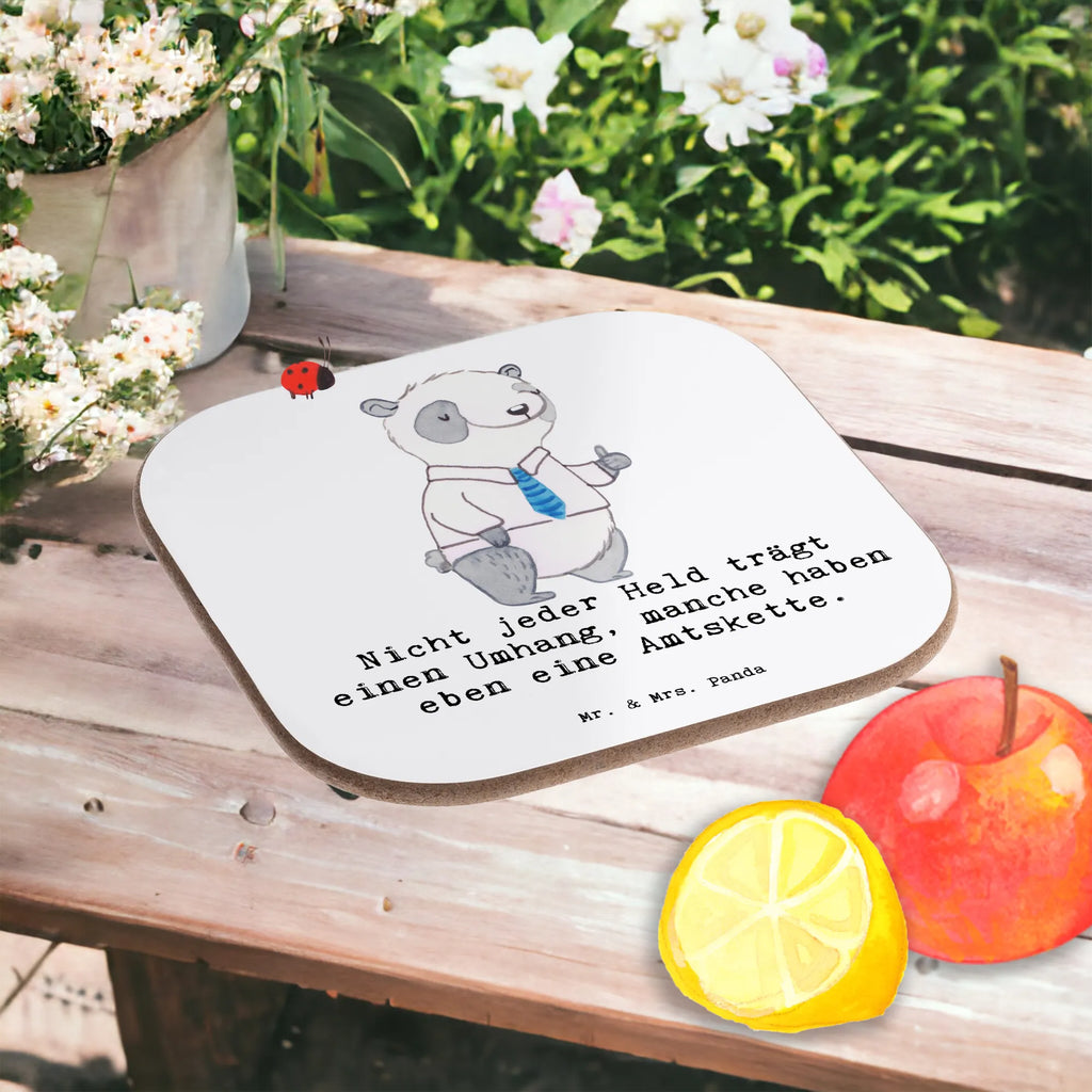 Square coaster Nicht jeder Held trägt einen Umhang, manche haben eben eine Amtskette. Untersetzer, Bierdeckel, Glasuntersetzer, Untersetzer Gläser, Getränkeuntersetzer, Untersetzer aus Holz, Untersetzer für Gläser, Korkuntersetzer, Untersetzer Holz, Holzuntersetzer, Tassen Untersetzer, Untersetzer Design, Beruf, Ausbildung, Jubiläum, Abschied, Rente, Kollege, Kollegin, Geschenk, Schenken, Arbeitskollege, Mitarbeiter, Firma, Danke, Dankeschön