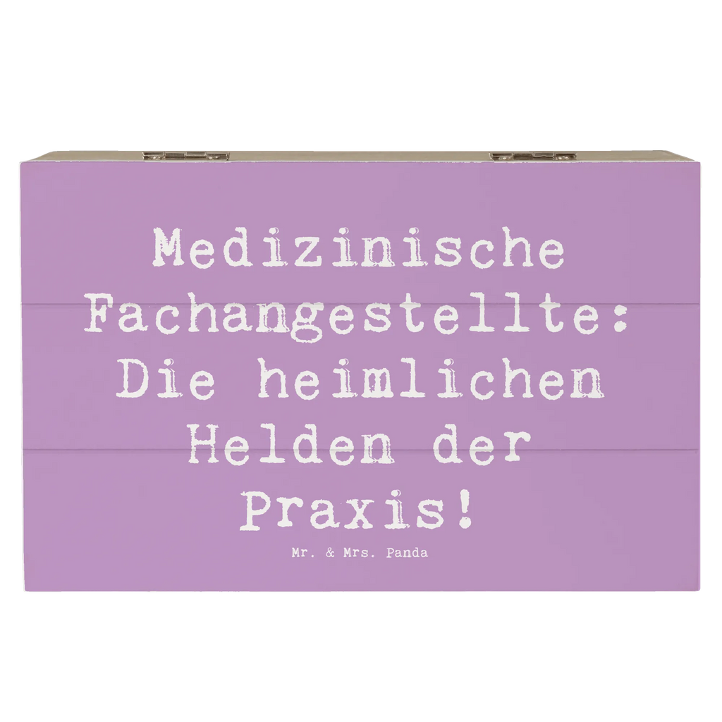 Holzkiste Spruch Medizinische Fachangestellte Helden Aufbewahrungsbox, Truhe, XXL, Geschenkbox, Holzkiste, Erinnerungsbox, Geschenkdose, Schatulle, Erinnerungskiste, Schatzkiste, Kiste, Dekokiste, Beruf, Ausbildung, Jubiläum, Abschied, Rente, Kollege, Kollegin, Geschenk, Schenken, Arbeitskollege, Mitarbeiter, Firma, Danke, Dankeschön