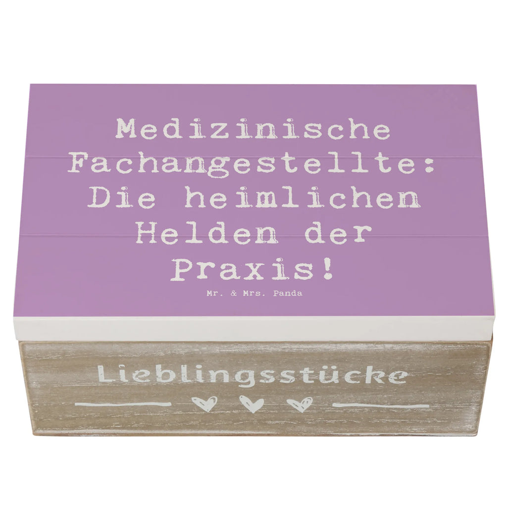 Holzkiste Spruch Medizinische Fachangestellte Helden Aufbewahrungsbox, Truhe, XXL, Geschenkbox, Holzkiste, Erinnerungsbox, Geschenkdose, Schatulle, Erinnerungskiste, Schatzkiste, Kiste, Dekokiste, Beruf, Ausbildung, Jubiläum, Abschied, Rente, Kollege, Kollegin, Geschenk, Schenken, Arbeitskollege, Mitarbeiter, Firma, Danke, Dankeschön