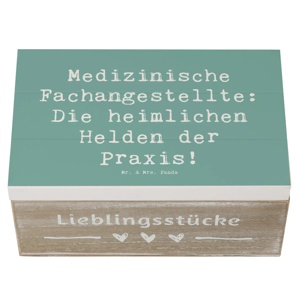 Holzkiste Spruch Medizinische Fachangestellte Helden Aufbewahrungsbox, Truhe, XXL, Geschenkbox, Holzkiste, Erinnerungsbox, Geschenkdose, Schatulle, Erinnerungskiste, Schatzkiste, Kiste, Dekokiste, Beruf, Ausbildung, Jubiläum, Abschied, Rente, Kollege, Kollegin, Geschenk, Schenken, Arbeitskollege, Mitarbeiter, Firma, Danke, Dankeschön