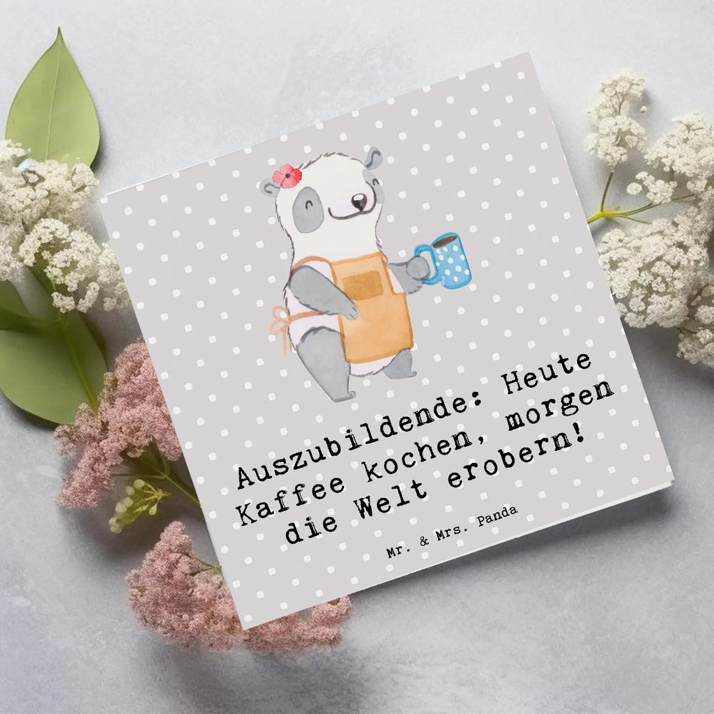 Deluxe Card Auszubildende: Heute Kaffee kochen, morgen die Welt erobern! Klappkarte, Einladungskarte, Hochwertige Klappkarte, Hochzeitskarte, Karte, Glückwunschkarte, Geburtstagskarte, Grußkarte, Hochwertige Grußkarte, Beruf, Ausbildung, Jubiläum, Abschied, Rente, Kollege, Kollegin, Geschenk, Schenken, Arbeitskollege, Mitarbeiter, Firma, Danke, Dankeschön