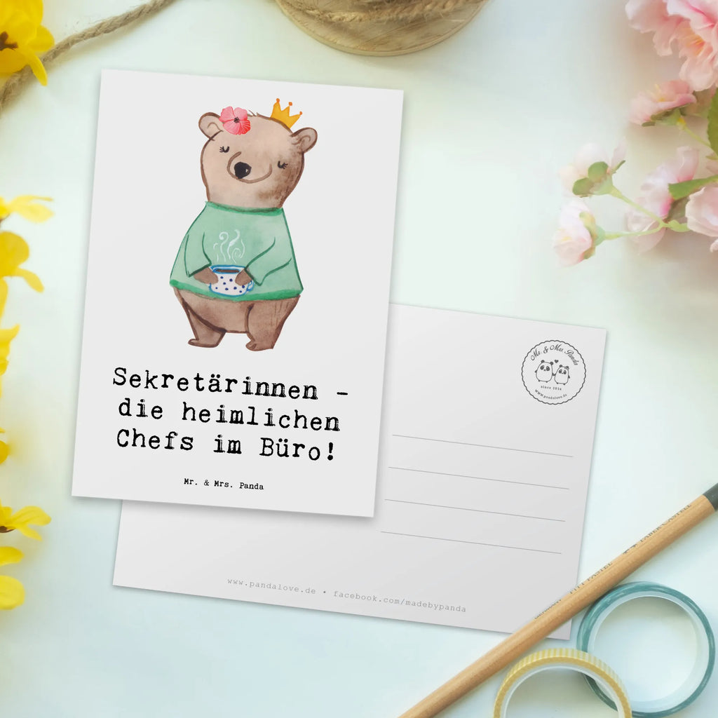 Postcard Sekretärinnen - die heimlichen Chefs im Büro! spruchkarte, Postkarten, bildkarte, Grußkarte, Fotokarte, kunstkarte, Ansichtskarte, Postkarte, Kunstkarten, Ansichtskarten, Designkarte, einzelkarte, Motivkarte, Jubiläum, Danke, Kollegin, Arbeitskollege, Mitarbeiter, Firma, Rente, Kollege, Schenken, Beruf, Abschied, Ausbildung, Geschenk, Dankeschön