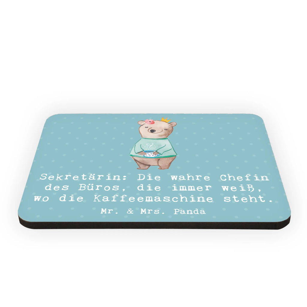 Magnet Sekretärin: Die wahre Chefin des Büros, die immer weiß, wo die Kaffeemaschine steht. Souvenir Magnet, Dekomagnet, Whiteboard Magnet, Notiz Magnet, Pinnwandmagnet, Motivmagnete, Kühlschrank Dekoration, Kühlschrankmagnet, Beruf, Ausbildung, Jubiläum, Abschied, Rente, Kollege, Kollegin, Geschenk, Schenken, Arbeitskollege, Mitarbeiter, Firma, Danke, Dankeschön