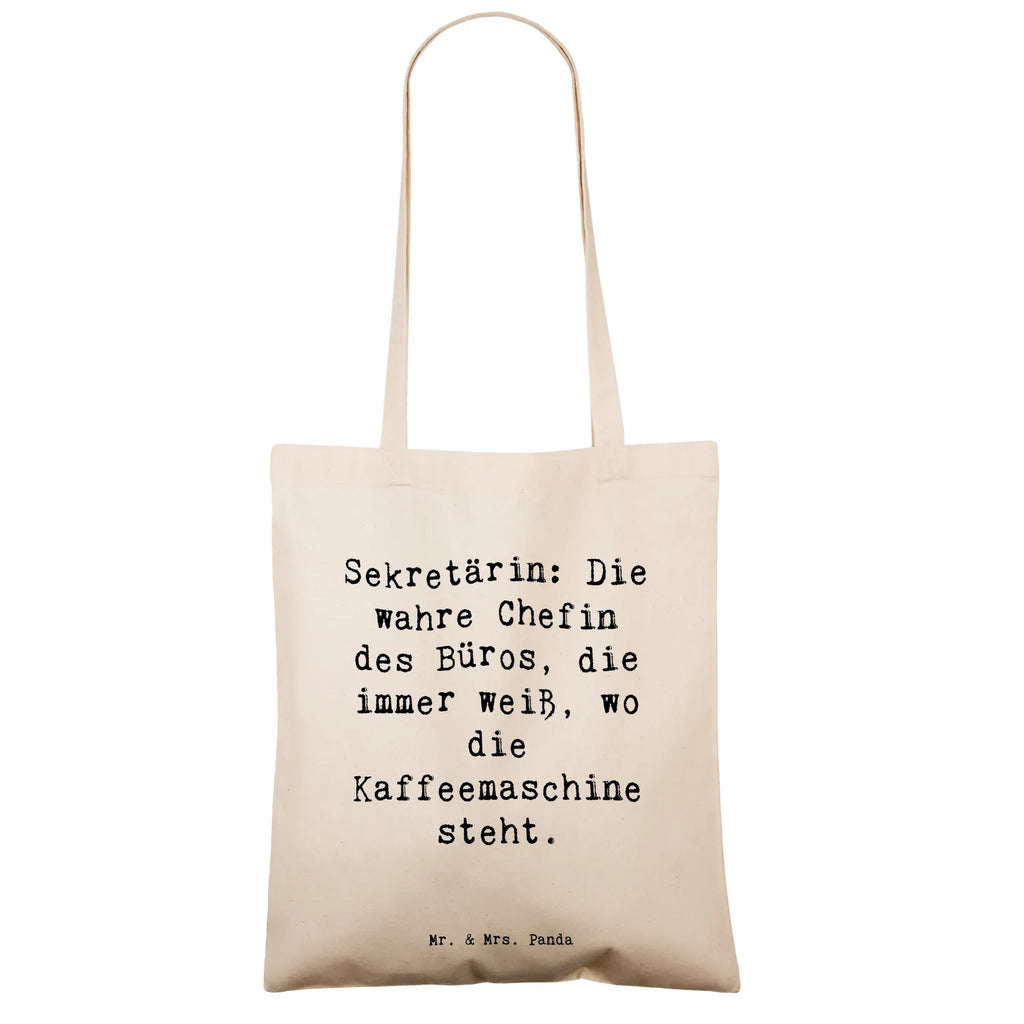 Tragetasche Spruch Sekretärin: Die wahre Chefin des Büros, die immer weiß, wo die Kaffeemaschine steht. Shopper, Stoffbeutel, Einkaufstüte, Strandtasche, Tragetasche, Beuteltasche, Einkaufstasche, Stofftasche, Jutebeutel, Badetasche, Jutetasche, Schultertasche, Tasche, Beutel, Umhängetasche, Laptoptasche, Beruf, Ausbildung, Jubiläum, Abschied, Rente, Kollege, Kollegin, Geschenk, Schenken, Arbeitskollege, Mitarbeiter, Firma, Danke, Dankeschön