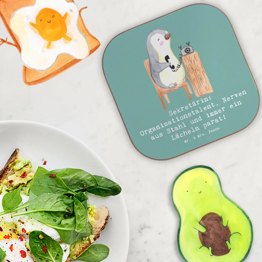 Square coaster Sekretärin: Organisationstalent, Nerven aus Stahl und immer ein Lächeln parat! Korkuntersetzer, Holzuntersetzer, Untersetzer, Untersetzer aus Holz, Getränkeuntersetzer, Untersetzer für Gläser, Bierdeckel, Untersetzer Holz, Glasuntersetzer, Untersetzer Gläser, Tassen Untersetzer, Untersetzer Design, Beruf, Ausbildung, Jubiläum, Abschied, Rente, Kollege, Kollegin, Geschenk, Schenken, Arbeitskollege, Mitarbeiter, Firma, Danke, Dankeschön