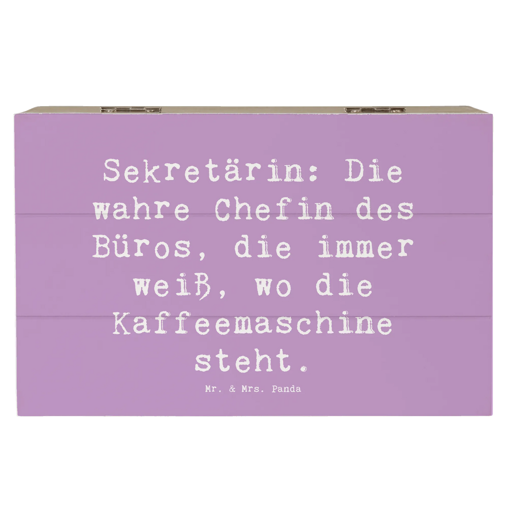 Holzkiste Spruch Sekretärin: Die wahre Chefin des Büros, die immer weiß, wo die Kaffeemaschine steht. Erinnerungsbox, XXL, Geschenkbox, Schatzkiste, Erinnerungskiste, Aufbewahrungsbox, Truhe, Dekokiste, Kiste, Schatulle, Holzkiste, Geschenkdose, Beruf, Ausbildung, Jubiläum, Abschied, Rente, Kollege, Kollegin, Geschenk, Schenken, Arbeitskollege, Mitarbeiter, Firma, Danke, Dankeschön