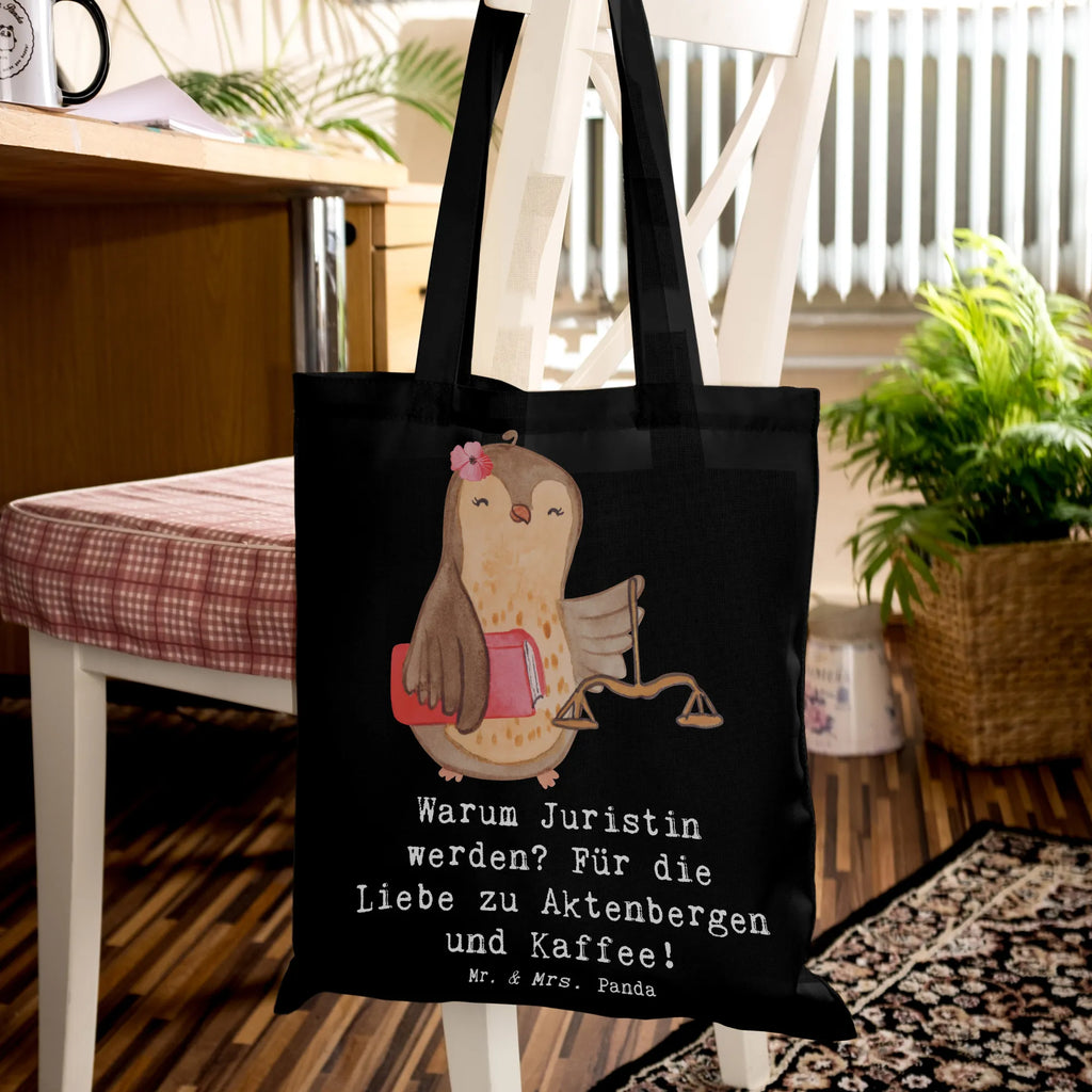 Tote bag Warum Juristin werden? Für die Liebe zu Aktenbergen und Kaffee! Jutetasche, Tragetasche, Laptoptasche, Tasche, Badetasche, Schultertasche, Jutebeutel, Beutel, Beuteltasche, Strandtasche, Einkaufstasche, Stoffbeutel, Shopper, Stofftasche, Einkaufstüte, Umhängetasche, Beruf, Ausbildung, Jubiläum, Abschied, Rente, Kollege, Kollegin, Geschenk, Schenken, Arbeitskollege, Mitarbeiter, Firma, Danke, Dankeschön