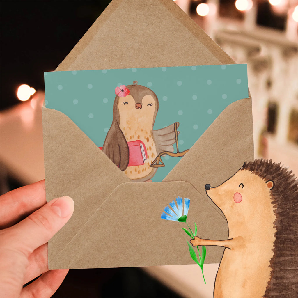 Deluxe Card Juristinnen: Immer auf der Suche nach dem kleinsten Schlupfloch! Glückwunschkarte, Einladungskarte, Hochwertige Klappkarte, Karte, Klappkarte, Geburtstagskarte, Grußkarte, Hochwertige Grußkarte, Hochzeitskarte, Beruf, Ausbildung, Jubiläum, Abschied, Rente, Kollege, Kollegin, Geschenk, Schenken, Arbeitskollege, Mitarbeiter, Firma, Danke, Dankeschön