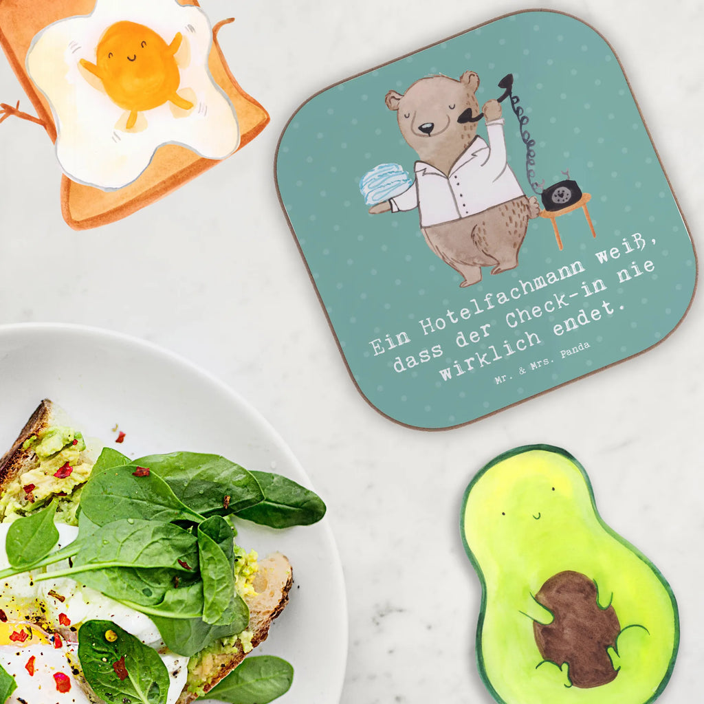 Square coaster Ein Hotelfachmann weiß, dass der Check-in nie wirklich endet. Untersetzer für Gläser, Holzuntersetzer, Untersetzer aus Holz, Untersetzer, Untersetzer Gläser, Bierdeckel, Tassen Untersetzer, Korkuntersetzer, Untersetzer Holz, Glasuntersetzer, Untersetzer Design, Getränkeuntersetzer, Beruf, Ausbildung, Jubiläum, Abschied, Rente, Kollege, Kollegin, Geschenk, Schenken, Arbeitskollege, Mitarbeiter, Firma, Danke, Dankeschön