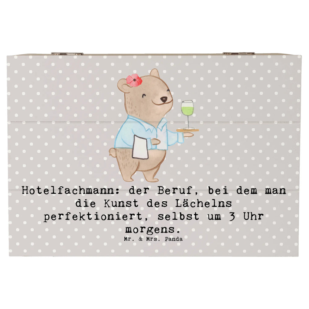 Holzkiste Hotelfachmann: der Beruf, bei dem man die Kunst des Lächelns perfektioniert, selbst um 3 Uhr morgens. Aufbewahrungsbox, Schatzkiste, XXL, Erinnerungsbox, Dekokiste, Schatulle, Holzkiste, Erinnerungskiste, Geschenkdose, Truhe, Geschenkbox, Kiste, Beruf, Ausbildung, Jubiläum, Abschied, Rente, Kollege, Kollegin, Geschenk, Schenken, Arbeitskollege, Mitarbeiter, Firma, Danke, Dankeschön