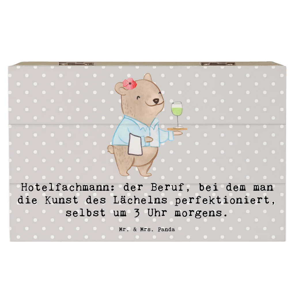 Holzkiste Hotelfachmann: der Beruf, bei dem man die Kunst des Lächelns perfektioniert, selbst um 3 Uhr morgens. Aufbewahrungsbox, Schatzkiste, XXL, Erinnerungsbox, Dekokiste, Schatulle, Holzkiste, Erinnerungskiste, Geschenkdose, Truhe, Geschenkbox, Kiste, Beruf, Ausbildung, Jubiläum, Abschied, Rente, Kollege, Kollegin, Geschenk, Schenken, Arbeitskollege, Mitarbeiter, Firma, Danke, Dankeschön