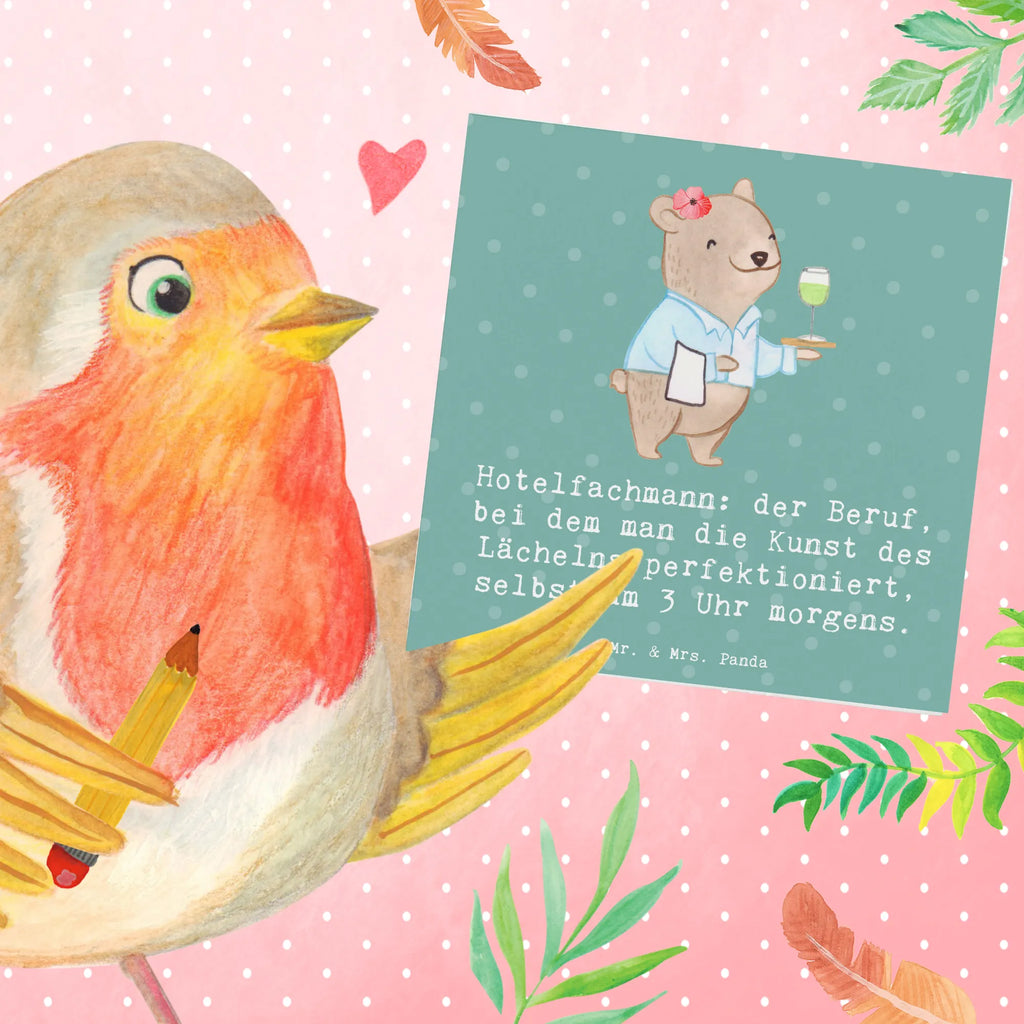 Deluxe Karte Hotelfachmann: der Beruf, bei dem man die Kunst des Lächelns perfektioniert, selbst um 3 Uhr morgens. Grußkarte, Einladungskarte, Hochwertige Klappkarte, Karte, Glückwunschkarte, Klappkarte, Geburtstagskarte, Hochwertige Grußkarte, Hochzeitskarte, Beruf, Ausbildung, Jubiläum, Abschied, Rente, Kollege, Kollegin, Geschenk, Schenken, Arbeitskollege, Mitarbeiter, Firma, Danke, Dankeschön