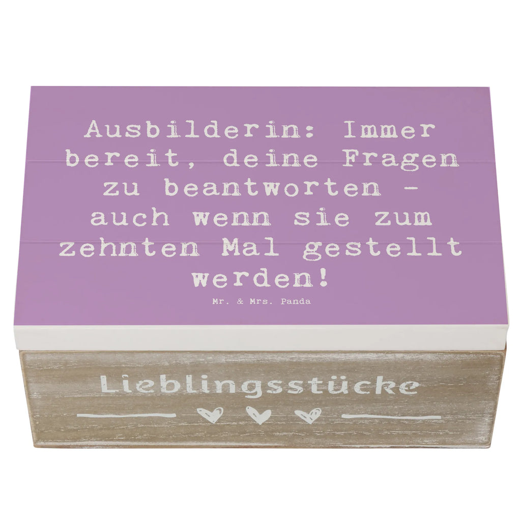 Holzkiste Spruch Ausbilderin: Immer bereit, deine Fragen zu beantworten - auch wenn sie zum zehnten Mal gestellt werden! Schatulle, aufbewahrungstruhe, Holzkisten, Holz Aufbewahrungsbox, holzkästchen, Holzkiste mit Deckel, Holztruhe, Aufbewahrungsbox aus Holz, box holz, holzschatulle, Aufbewahrungsbox, Box aus Holz, holzschachtel, Holzbox mit Deckel, Holzbox, Holzboxen, truhe holz, Holzkiste, aufbewahrungskiste mit deckel, aufbewahrungsboxen, Aufbewahrungskiste, Aufbewahrungsbox Holz, aufbewahrungskisten, holztruhen, kiste holz, Geschenk, Danke, Dankeschön, Schenken, Beruf, Ausbildung, Abschied, Rente, Kollege, Kollegin, Arbeitskollege, Mitarbeiter, Jubiläum, Firma