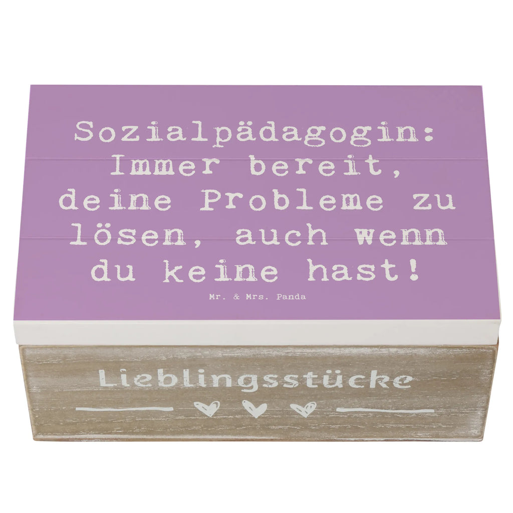 Holzkiste Spruch Sozialpädagogin: Immer bereit, deine Probleme zu lösen, auch wenn du keine hast! Geschenkdose, Erinnerungskiste, Kiste, Aufbewahrungsbox, XXL, Holzkiste, Truhe, Geschenkbox, Dekokiste, Schatulle, Schatzkiste, Erinnerungsbox, Beruf, Ausbildung, Jubiläum, Abschied, Rente, Kollege, Kollegin, Geschenk, Schenken, Arbeitskollege, Mitarbeiter, Firma, Danke, Dankeschön
