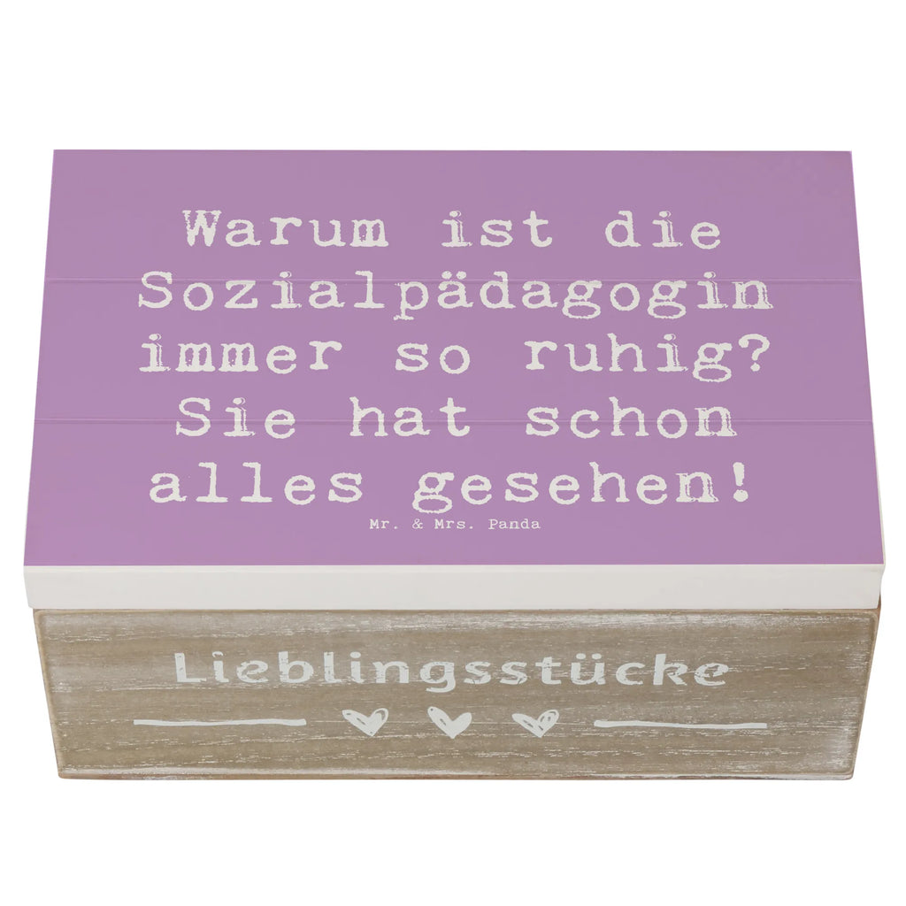 Holzkiste Spruch Warum ist die Sozialpädagogin immer so ruhig? Sie hat schon alles gesehen! aufbewahrungstruhe, Holzbox mit Deckel, Holzboxen, Box aus Holz, kiste holz, Aufbewahrungsbox aus Holz, Holztruhe, Holz Aufbewahrungsbox, Holzkiste, aufbewahrungskiste mit deckel, Holzbox, aufbewahrungsboxen, holztruhen, Aufbewahrungsbox Holz, holzkästchen, Aufbewahrungsbox, Schatulle, Holzkisten, Holzkiste mit Deckel, box holz, Aufbewahrungskiste, holzschatulle, holzschachtel, aufbewahrungskisten, truhe holz, Geschenk, Danke, Dankeschön, Schenken, Beruf, Ausbildung, Abschied, Rente, Kollege, Kollegin, Arbeitskollege, Mitarbeiter, Jubiläum, Firma