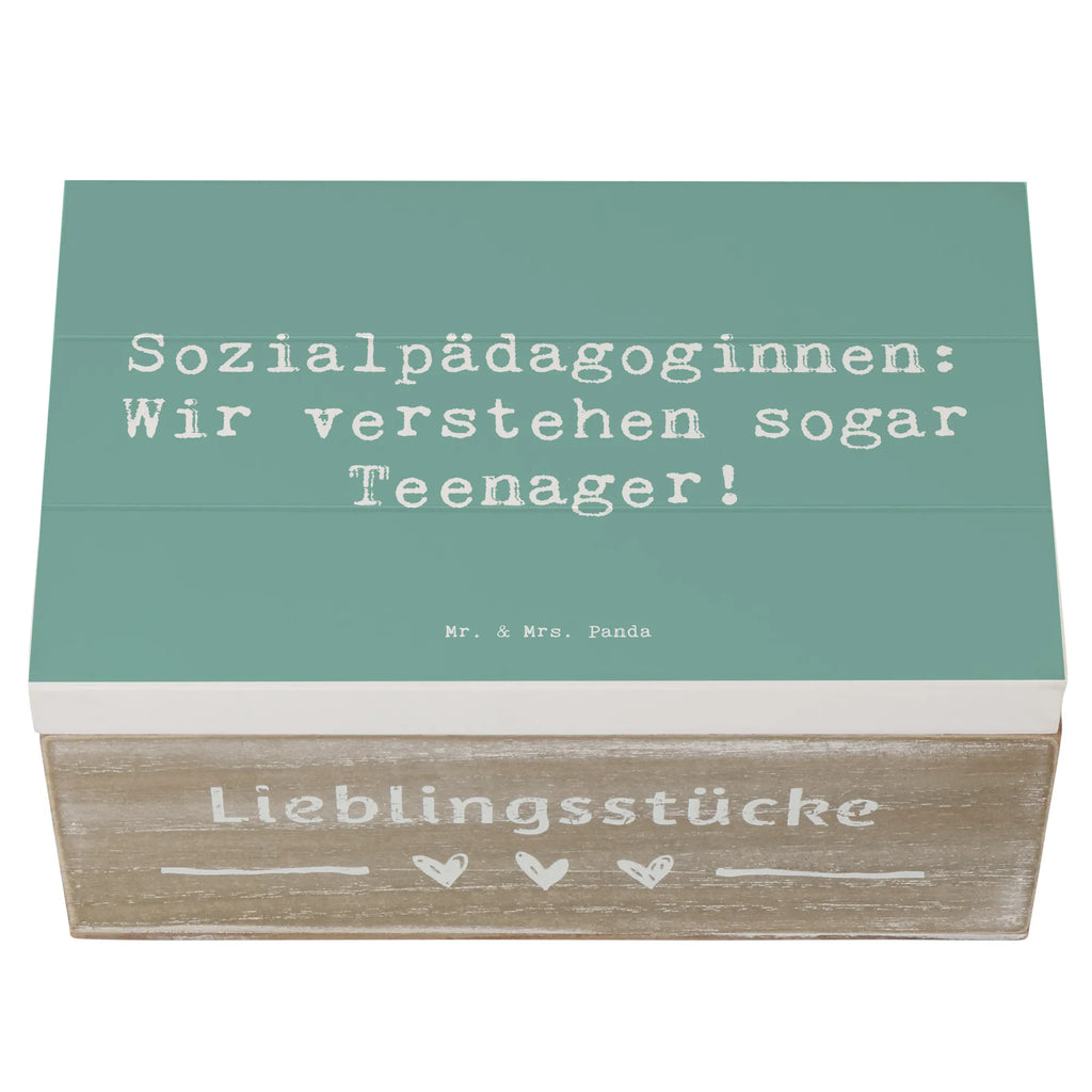 Holzkiste Spruch Sozialpädagoginnen: Wir verstehen sogar Teenager! Schatulle, Dekokiste, Erinnerungskiste, Aufbewahrungsbox, Truhe, Erinnerungsbox, Schatzkiste, Geschenkbox, Geschenkdose, Holzkiste, XXL, Kiste, Beruf, Ausbildung, Jubiläum, Abschied, Rente, Kollege, Kollegin, Geschenk, Schenken, Arbeitskollege, Mitarbeiter, Firma, Danke, Dankeschön