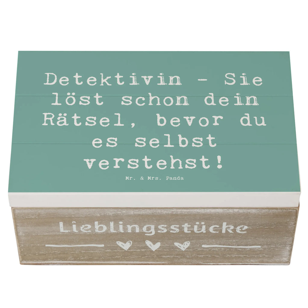 Wooden chest Saying Detektivin - Sie löst schon dein Rätsel, bevor du es selbst verstehst! Aufbewahrungsbox, Kiste, Geschenkdose, Holzkiste, Erinnerungsbox, Schatulle, Schatzkiste, XXL, Truhe, Erinnerungskiste, Geschenkbox, Dekokiste, Beruf, Ausbildung, Jubiläum, Abschied, Rente, Kollege, Kollegin, Geschenk, Schenken, Arbeitskollege, Mitarbeiter, Firma, Danke, Dankeschön