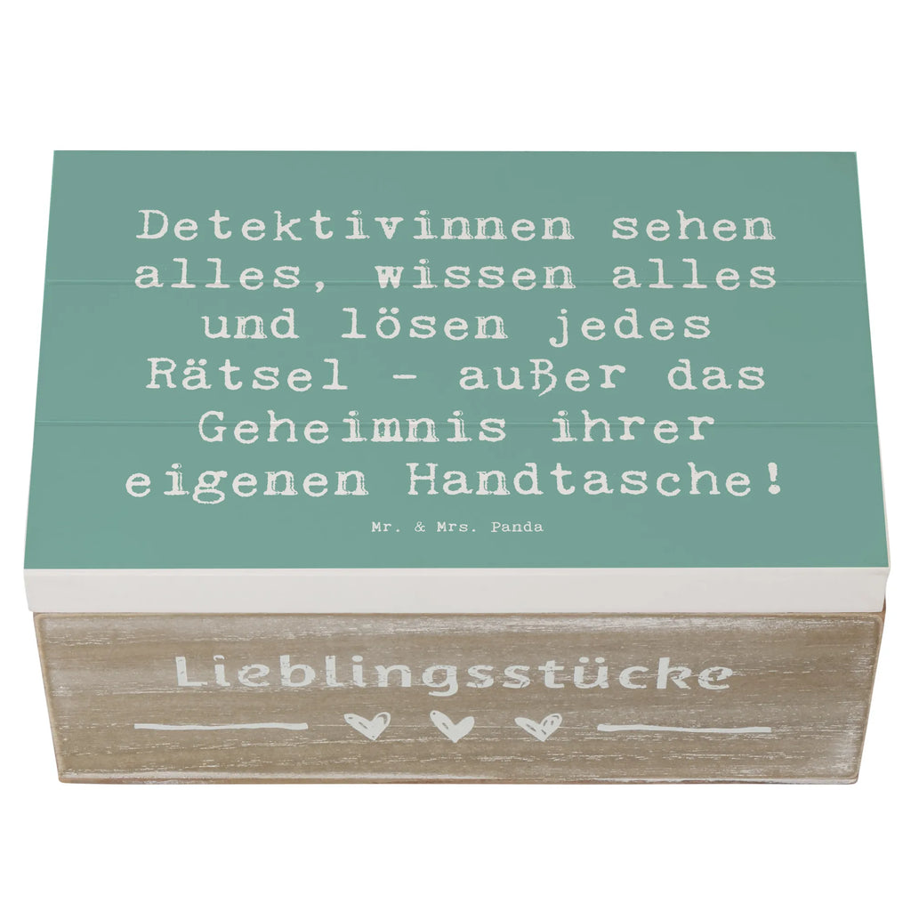 Holzkiste Spruch Detektivinnen sehen alles, wissen alles und lösen jedes Rätsel - außer das Geheimnis ihrer eigenen Handtasche! Truhe, Geschenkbox, Erinnerungsbox, Aufbewahrungsbox, Dekokiste, Holzkiste, Erinnerungskiste, Kiste, XXL, Schatulle, Geschenkdose, Schatzkiste, Beruf, Ausbildung, Jubiläum, Abschied, Rente, Kollege, Kollegin, Geschenk, Schenken, Arbeitskollege, Mitarbeiter, Firma, Danke, Dankeschön