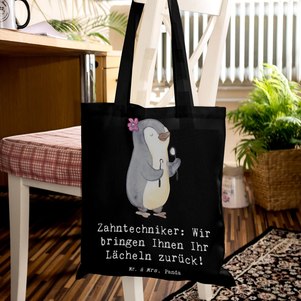 Tragetasche Zahntechniker: Wir bringen Ihnen Ihr Lächeln zurück! Beuteltasche, Umhängetasche, Jutetasche, Shopper, Stofftasche, Stoffbeutel, Jutebeutel, Tasche, Laptoptasche, Einkaufstüte, Beutel, Tragetasche, Badetasche, Strandtasche, Schultertasche, Einkaufstasche, Beruf, Ausbildung, Jubiläum, Abschied, Rente, Kollege, Kollegin, Geschenk, Schenken, Arbeitskollege, Mitarbeiter, Firma, Danke, Dankeschön