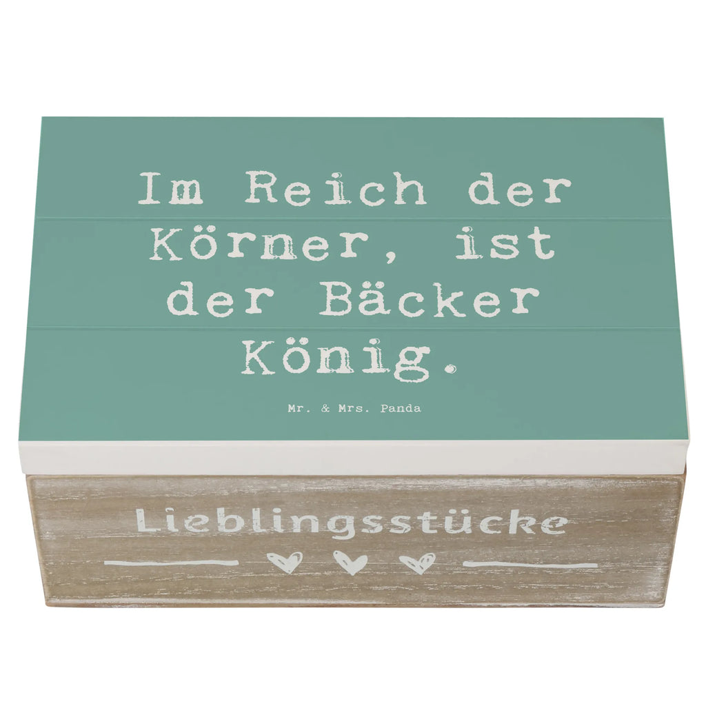 Wooden chest Saying Im Reich der Körner, ist der Bäcker König. Geschenkdose, Truhe, Geschenkbox, Dekokiste, Schatulle, Schatzkiste, XXL, Holzkiste, Erinnerungskiste, Kiste, Aufbewahrungsbox, Erinnerungsbox, Beruf, Ausbildung, Jubiläum, Abschied, Rente, Kollege, Kollegin, Geschenk, Schenken, Arbeitskollege, Mitarbeiter, Firma, Danke, Dankeschön