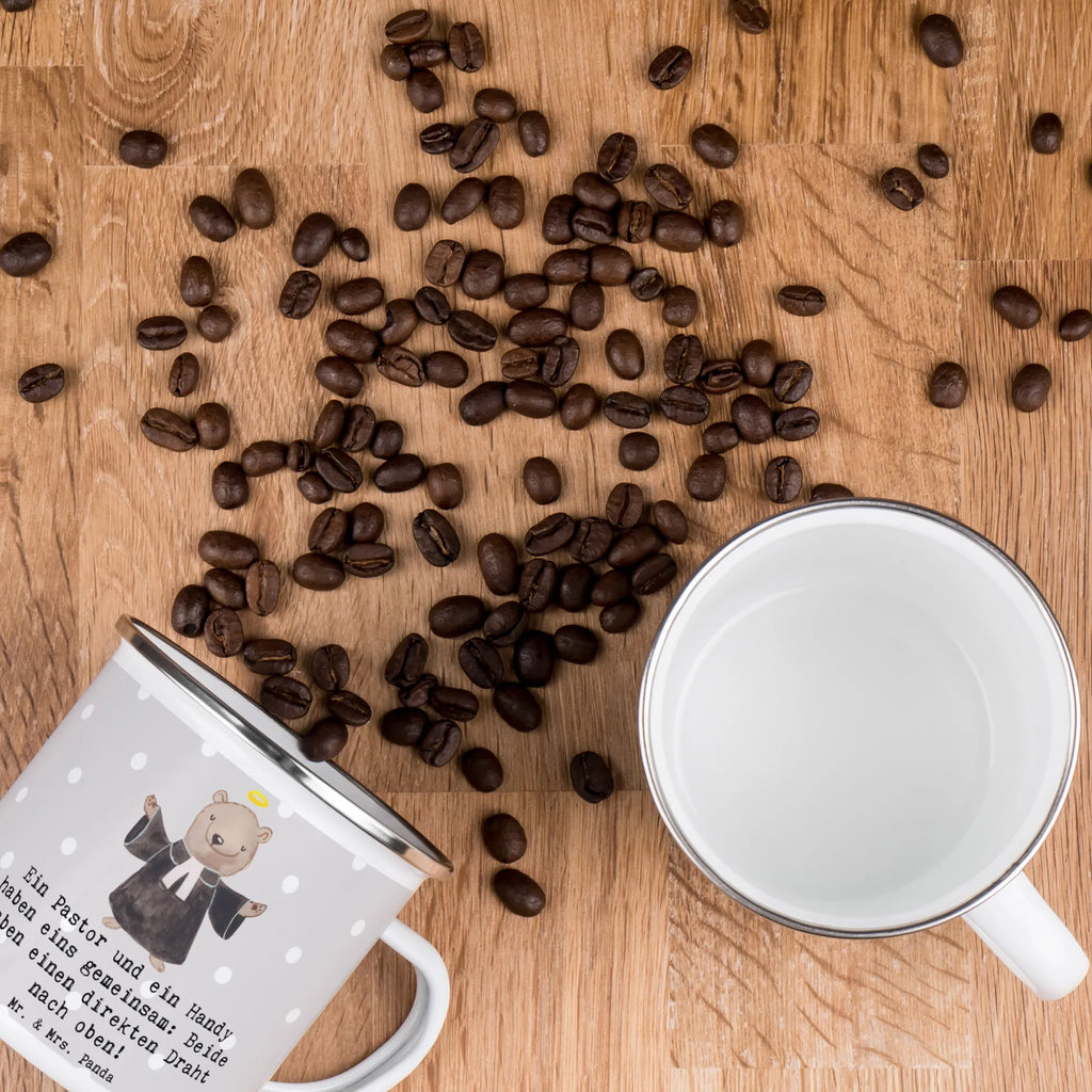 Camping Emaille Tasse Ein Pastor und ein Handy haben eins gemeinsam: Beide haben einen direkten Draht nach oben! Camping Becher Edelstahl, Emaille Tasse Camping, Camping Tassen Emaille, Emaille Tasse, Blechtasse Outdoor, Blechtassen, Emaille Becher, Emaille Campingbecher, Kaffee Blechtasse, Emaille Tassen, Metalltasse, Camping Tassen, Outdoor Tasse, Outdoor Becher, Edelstahl Trinkbecher, Trinkbecher, Camping Tasse Metall, Camping Tasse Emaille, Blechtasse, Campingbecher, Camping Becher, Metalltasse für Camping, Campingtasse, Emaille Becher Camping, Metall Tasse, Campingtassen, Emailletasse, Emaille Trinkbecher, Tasse Camping, Tasse Emaille, Beruf, Ausbildung, Jubiläum, Abschied, Rente, Kollege, Kollegin, Geschenk, Schenken, Arbeitskollege, Mitarbeiter, Firma, Danke, Dankeschön