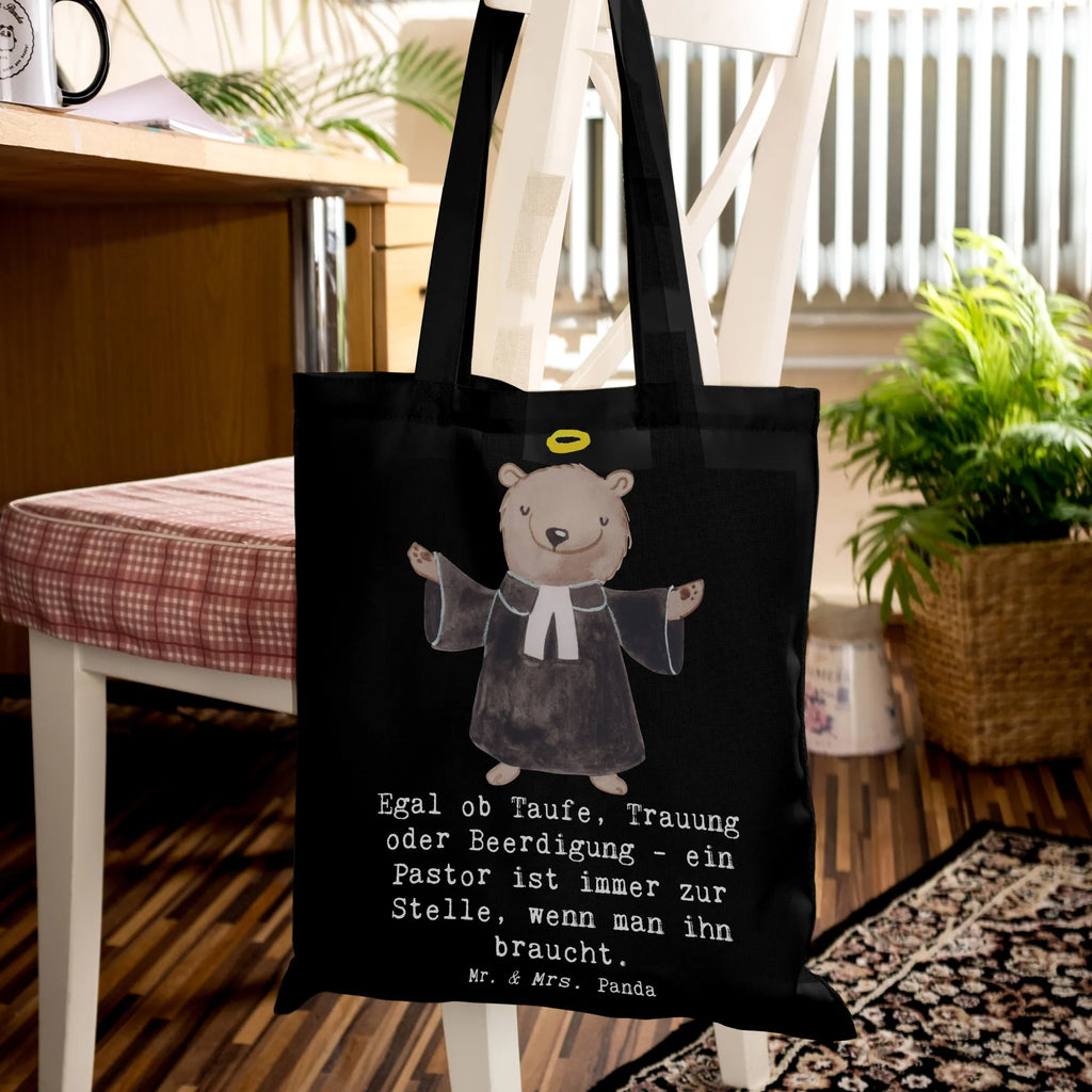 Tragetasche Egal ob Taufe, Trauung oder Beerdigung - ein Pastor ist immer zur Stelle, wenn man ihn braucht. Umhängetasche, Shopper, Jutebeutel, Stoffbeutel, Stofftasche, Einkaufstasche, Tragetasche, Badetasche, Einkaufstüte, Beuteltasche, Strandtasche, Schultertasche, Beutel, Tasche, Laptoptasche, Jutetasche, Beruf, Ausbildung, Jubiläum, Abschied, Rente, Kollege, Kollegin, Geschenk, Schenken, Arbeitskollege, Mitarbeiter, Firma, Danke, Dankeschön