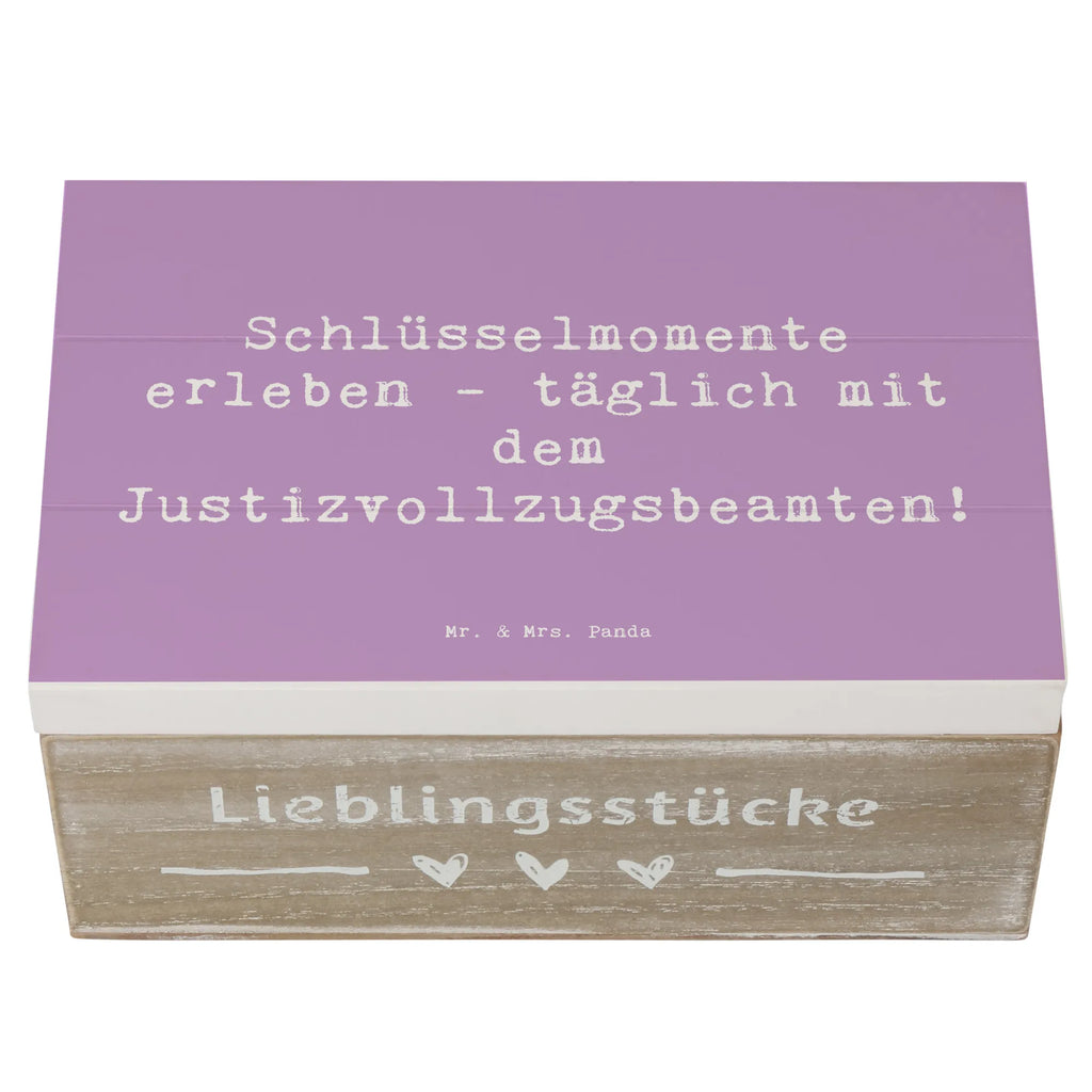 Wooden chest Saying Schlüsselmomente erleben - täglich mit dem Justizvollzugsbeamten! Schatzkiste, Kiste, Truhe, Erinnerungsbox, Schatulle, Erinnerungskiste, Geschenkdose, Holzkiste, Aufbewahrungsbox, XXL, Geschenkbox, Dekokiste, Beruf, Ausbildung, Jubiläum, Abschied, Rente, Kollege, Kollegin, Geschenk, Schenken, Arbeitskollege, Mitarbeiter, Firma, Danke, Dankeschön